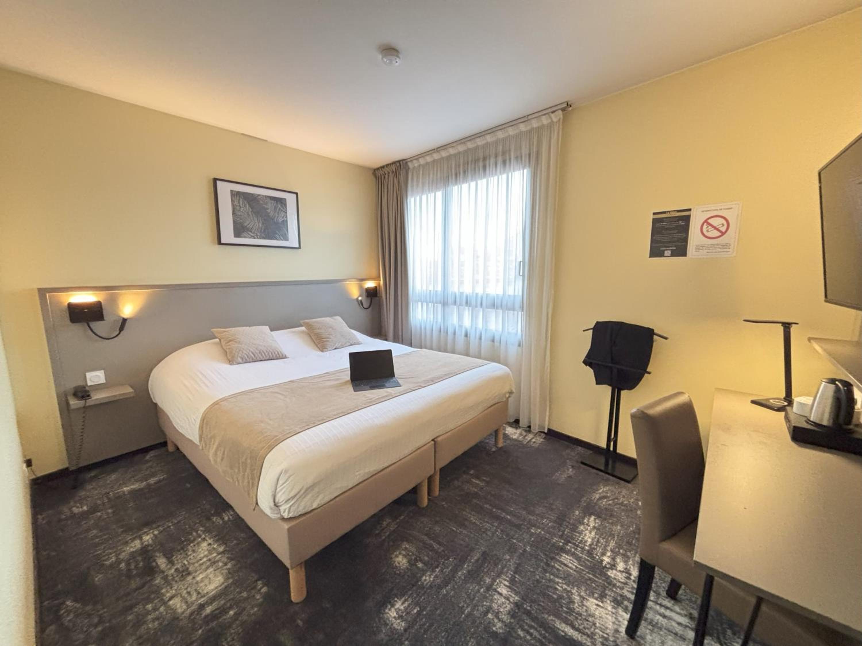 Superior King Room - Photo 4