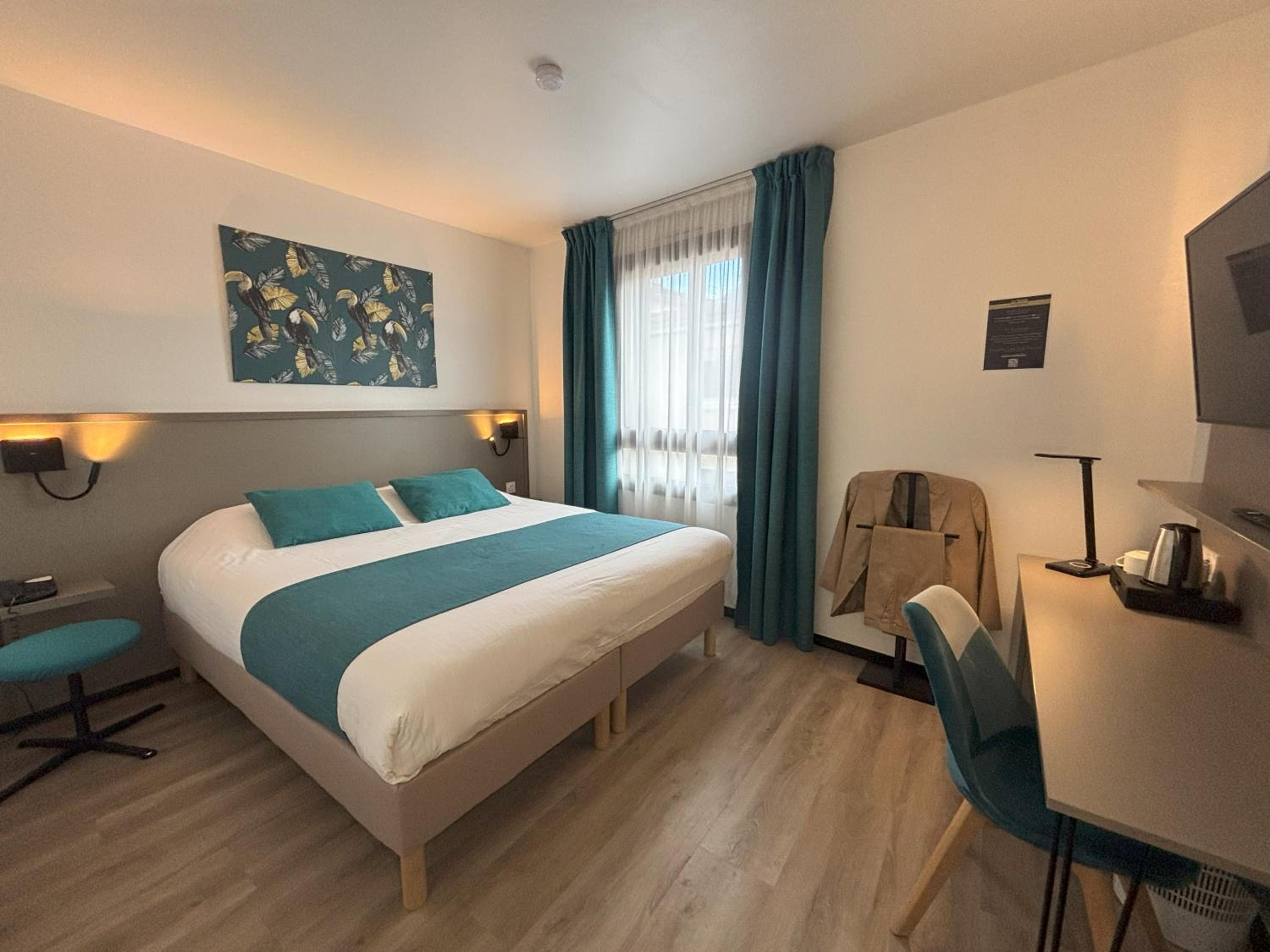 Superior King Room - Photo 6