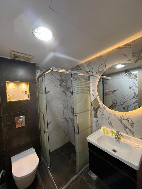 Deluxe Family Suite photo 3