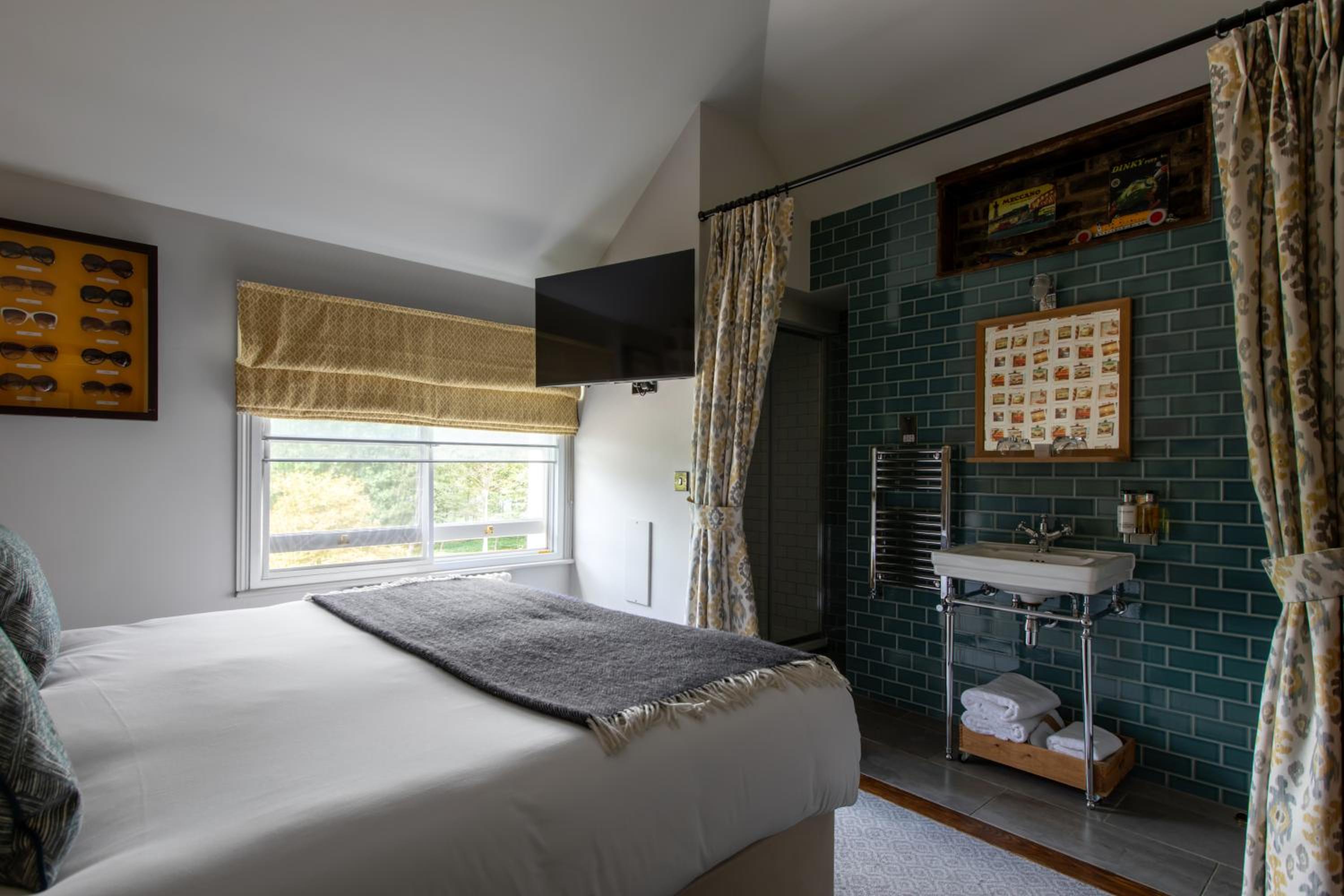 Superior Deluxe Double or Twin Room  photo 3