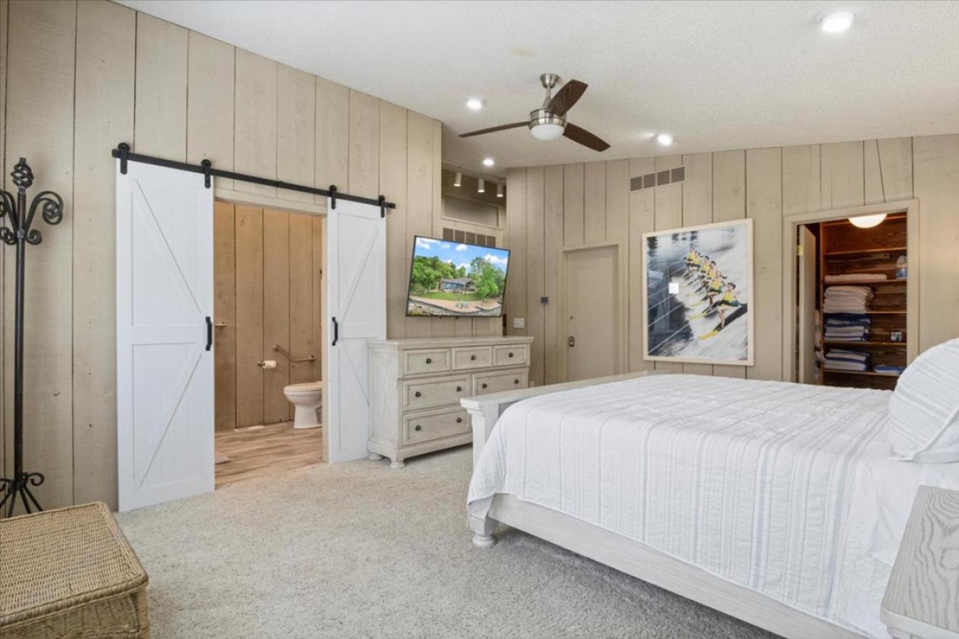 Four-Bedroom House photo 3