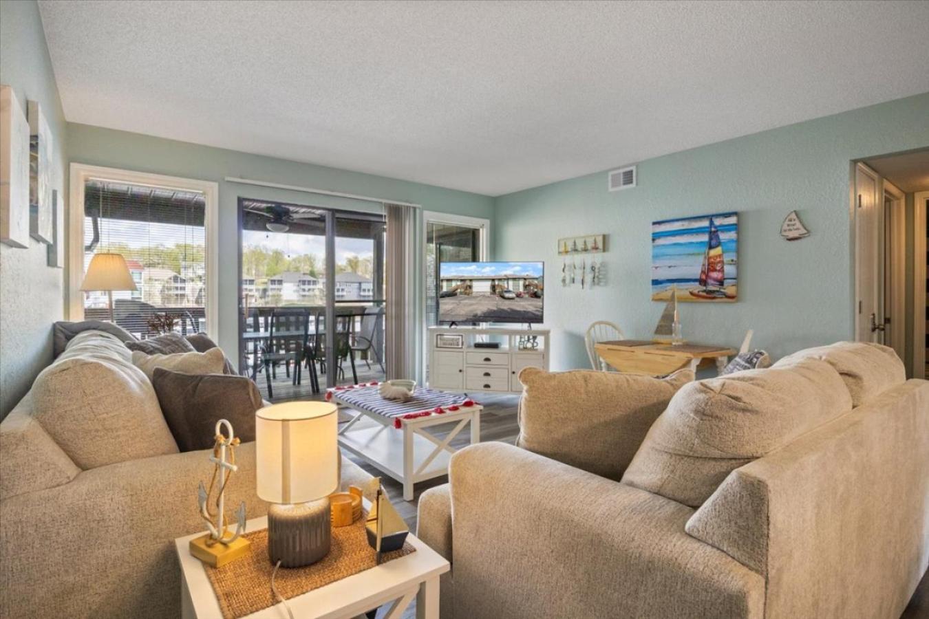 Apartment With Lake View photo 3