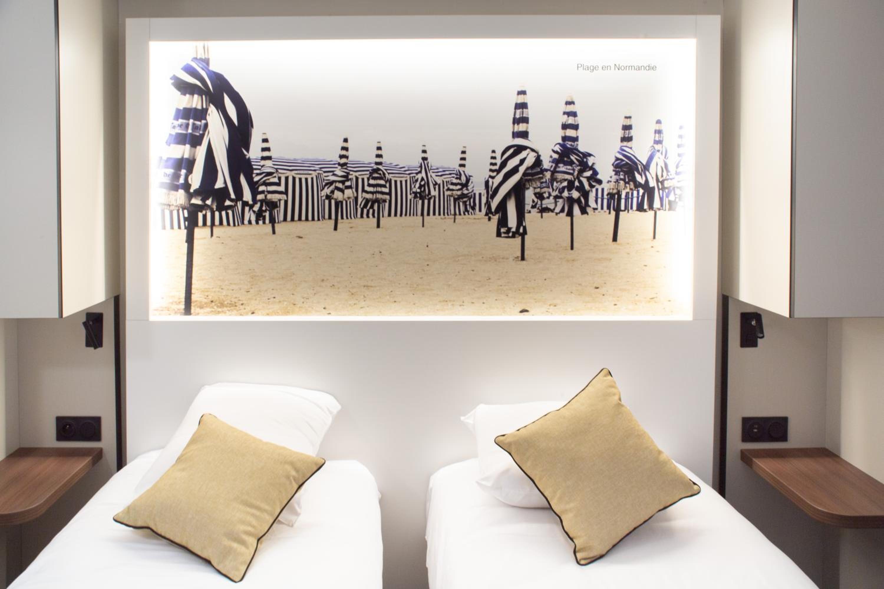 Twin Room - Photo 9