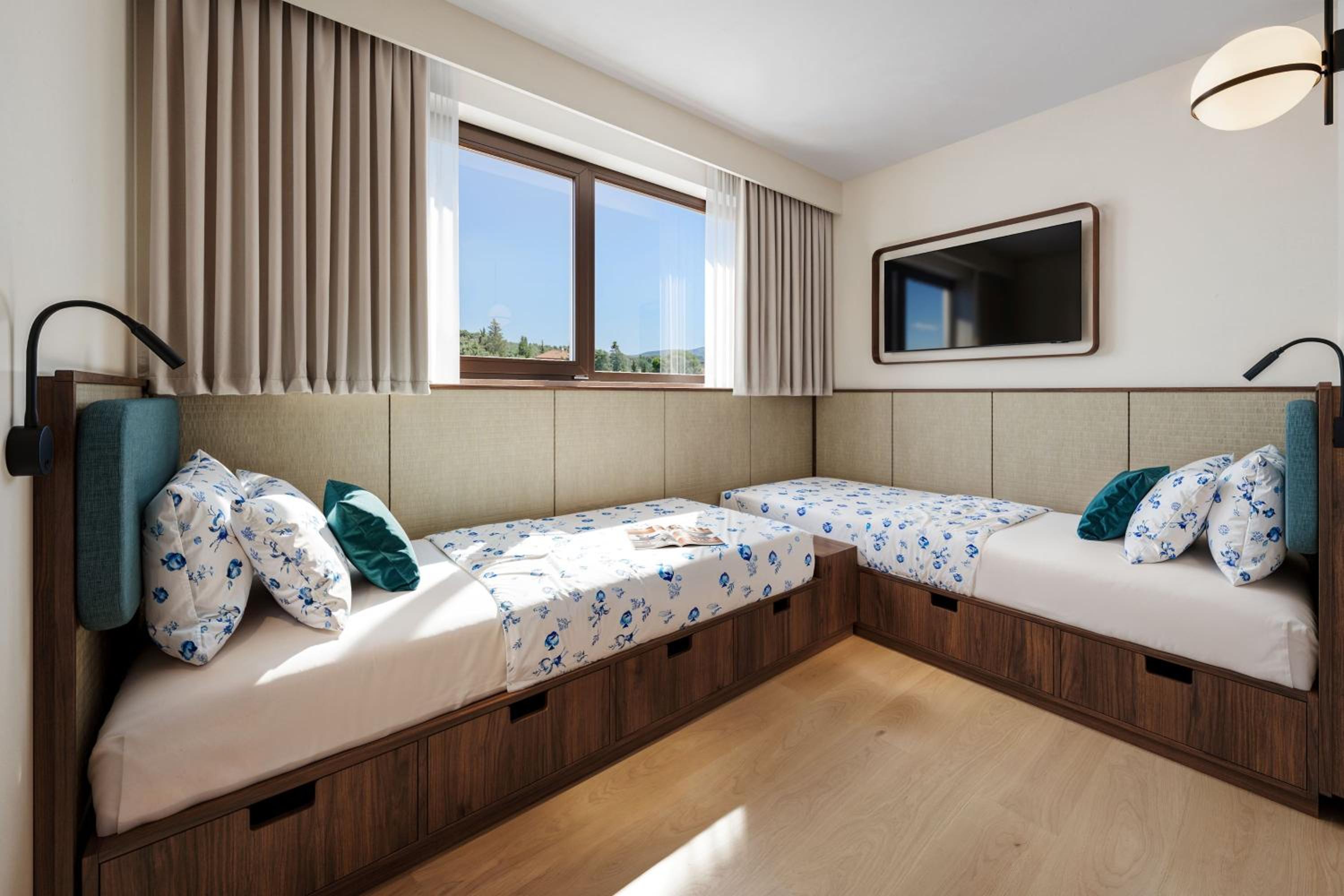 Room for 2+2 photo 2