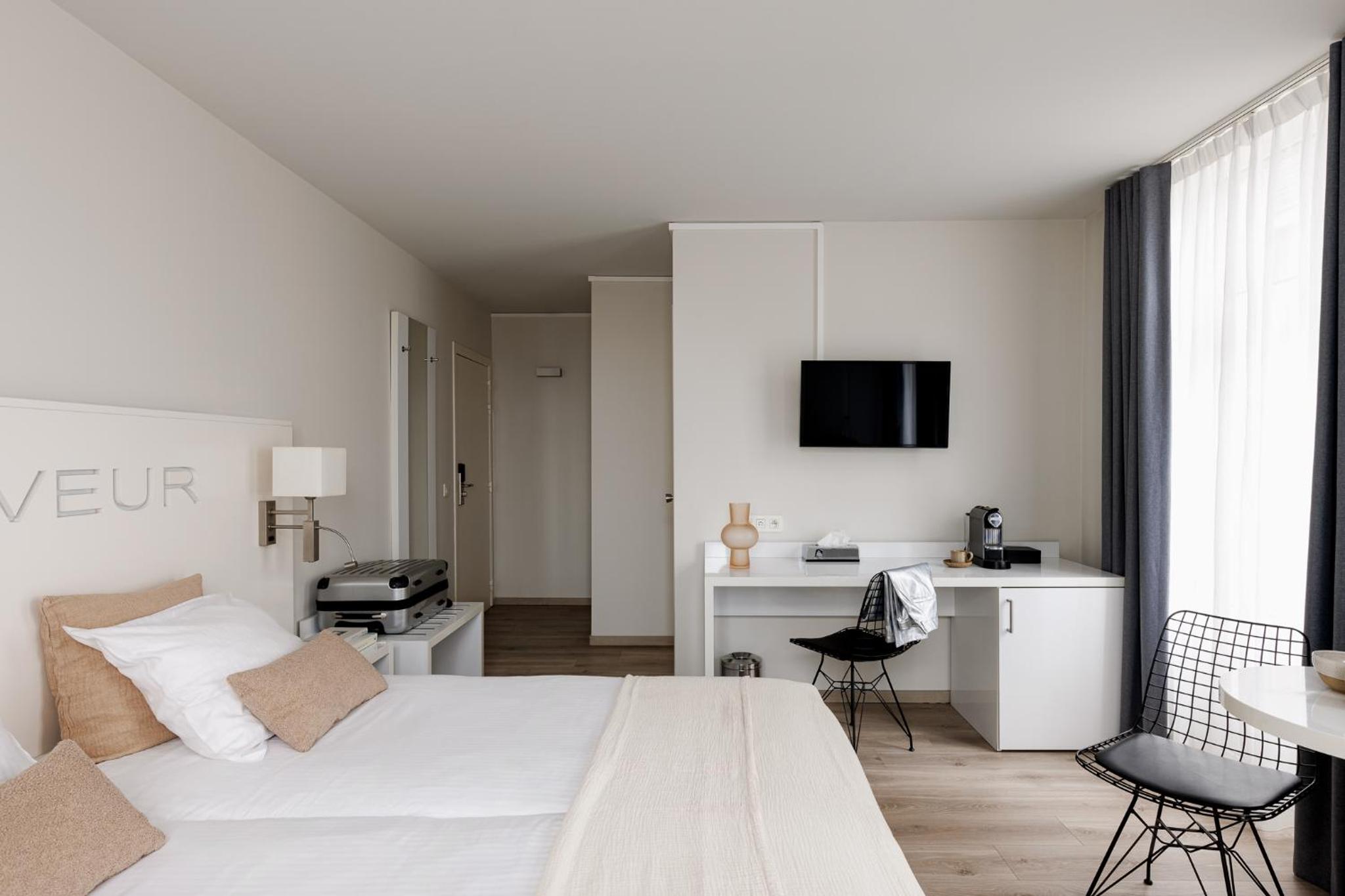 Deluxe Twin Room - Photo 8