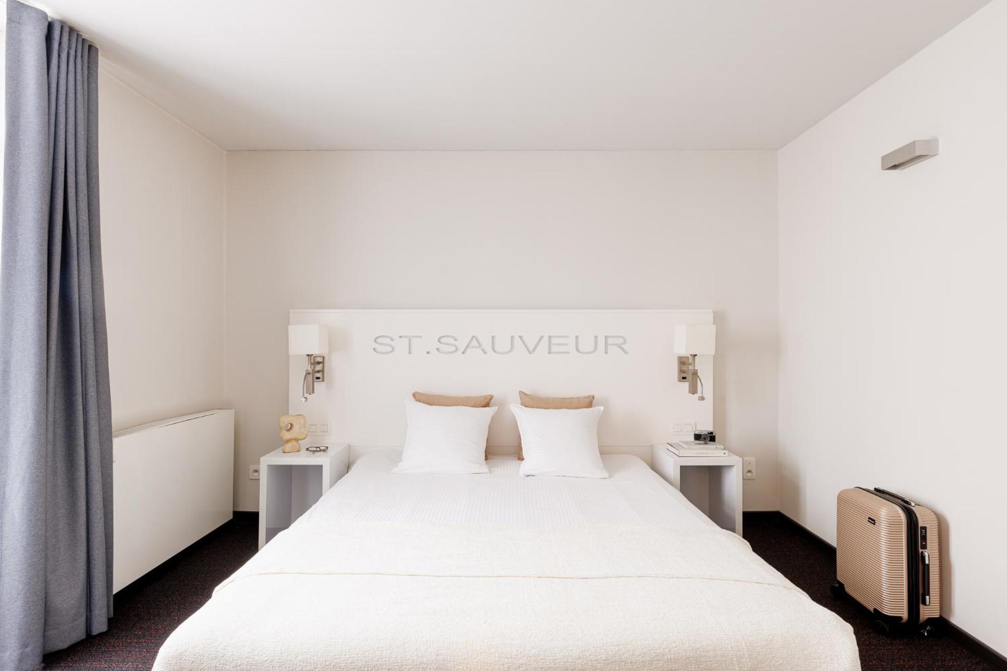 Deluxe King Room - Photo 5