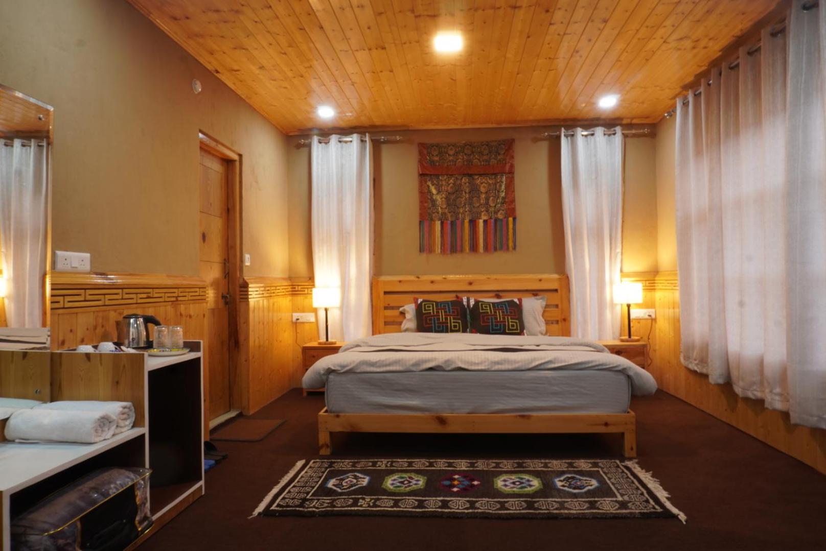 King Room with Mountain View