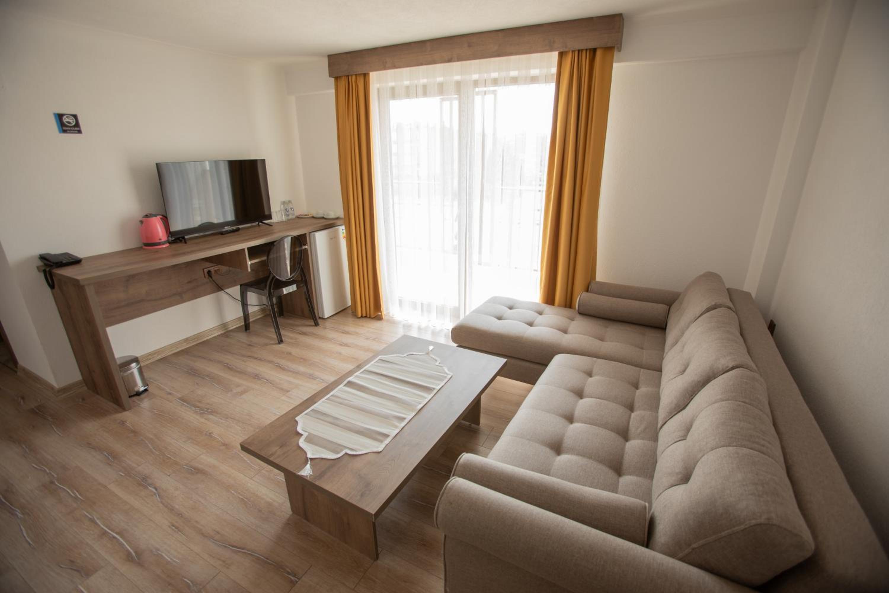 Apartment photo 2