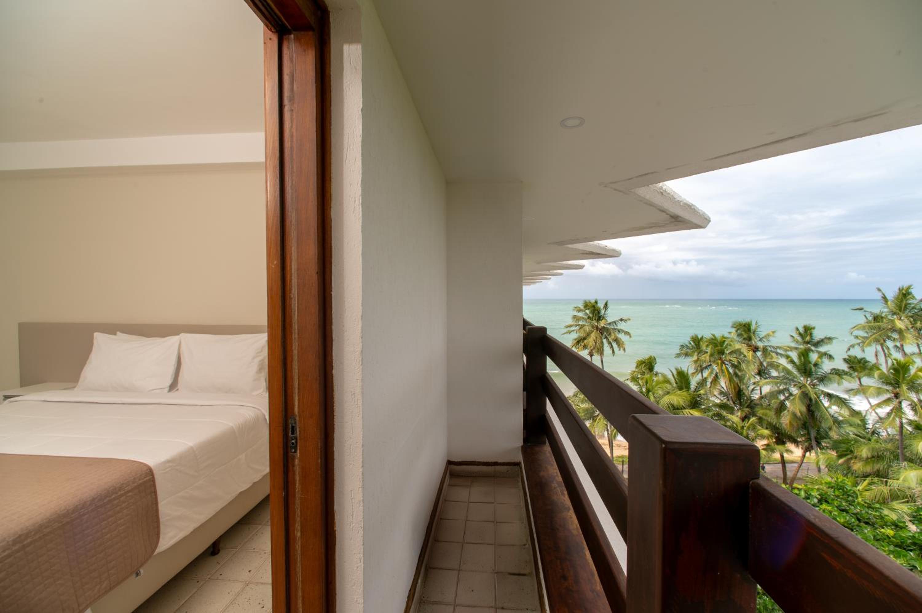 Premium Family Apartment - Split Level with Balcony and Front Sea View with living room thumbnail 5