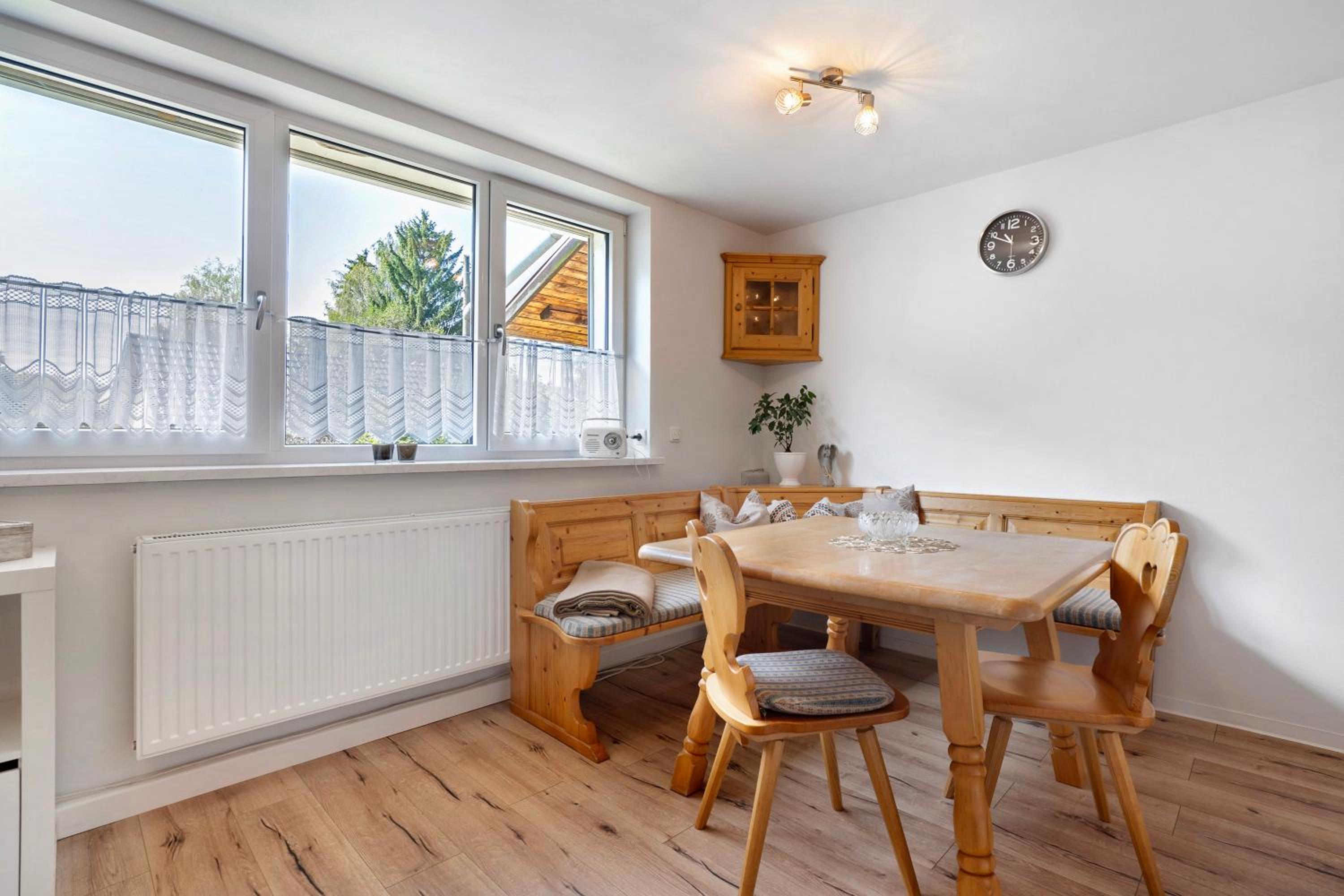 Three-Bedroom Premium Apartment with Balcony photo 2