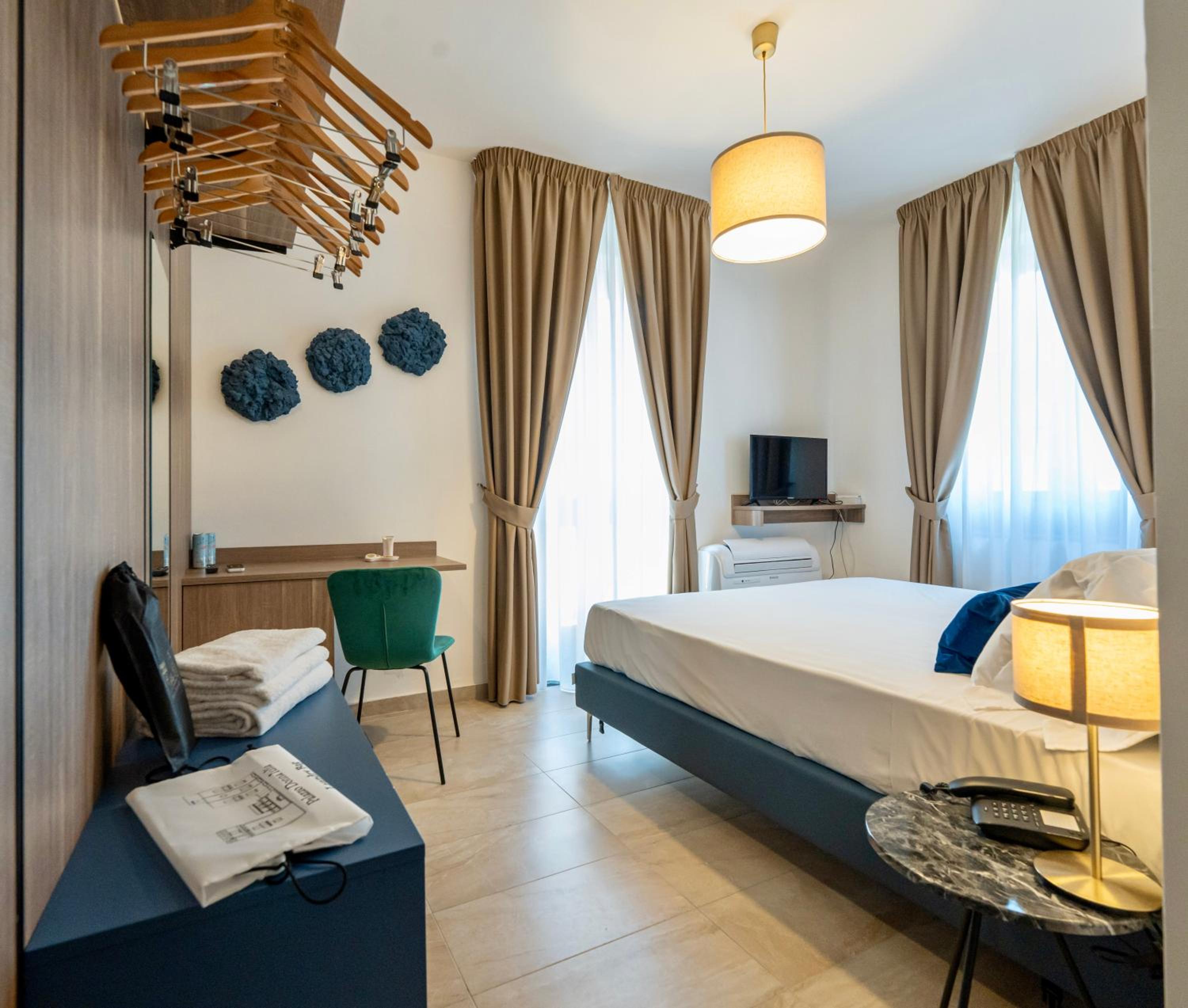 Deluxe Twin Room photo 2