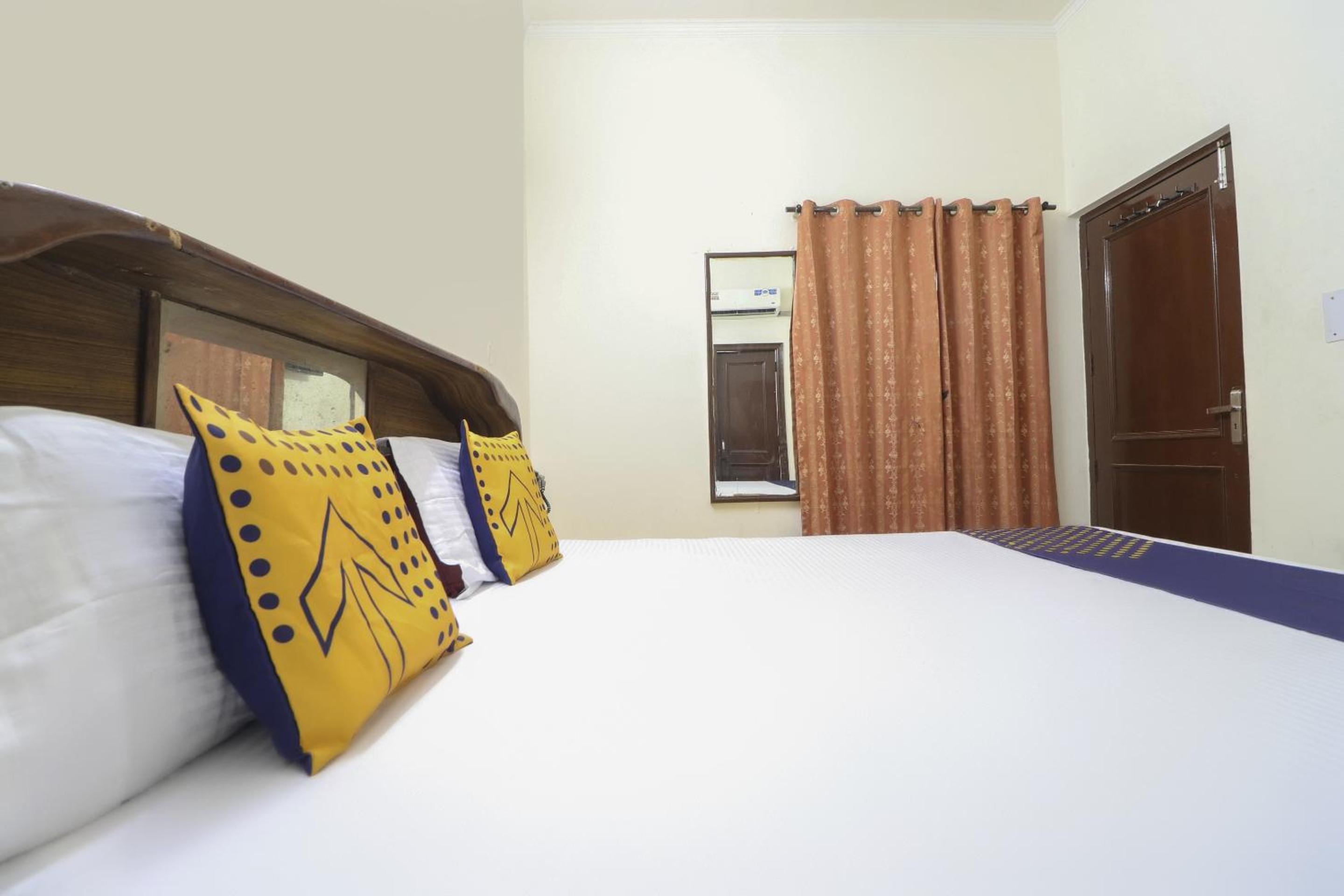 Classic Triple Room - Photo 3