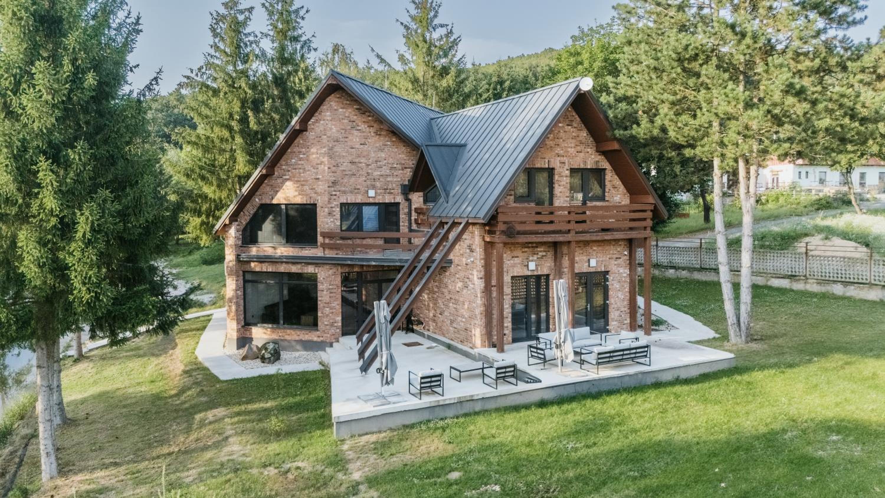 Villa photo 2