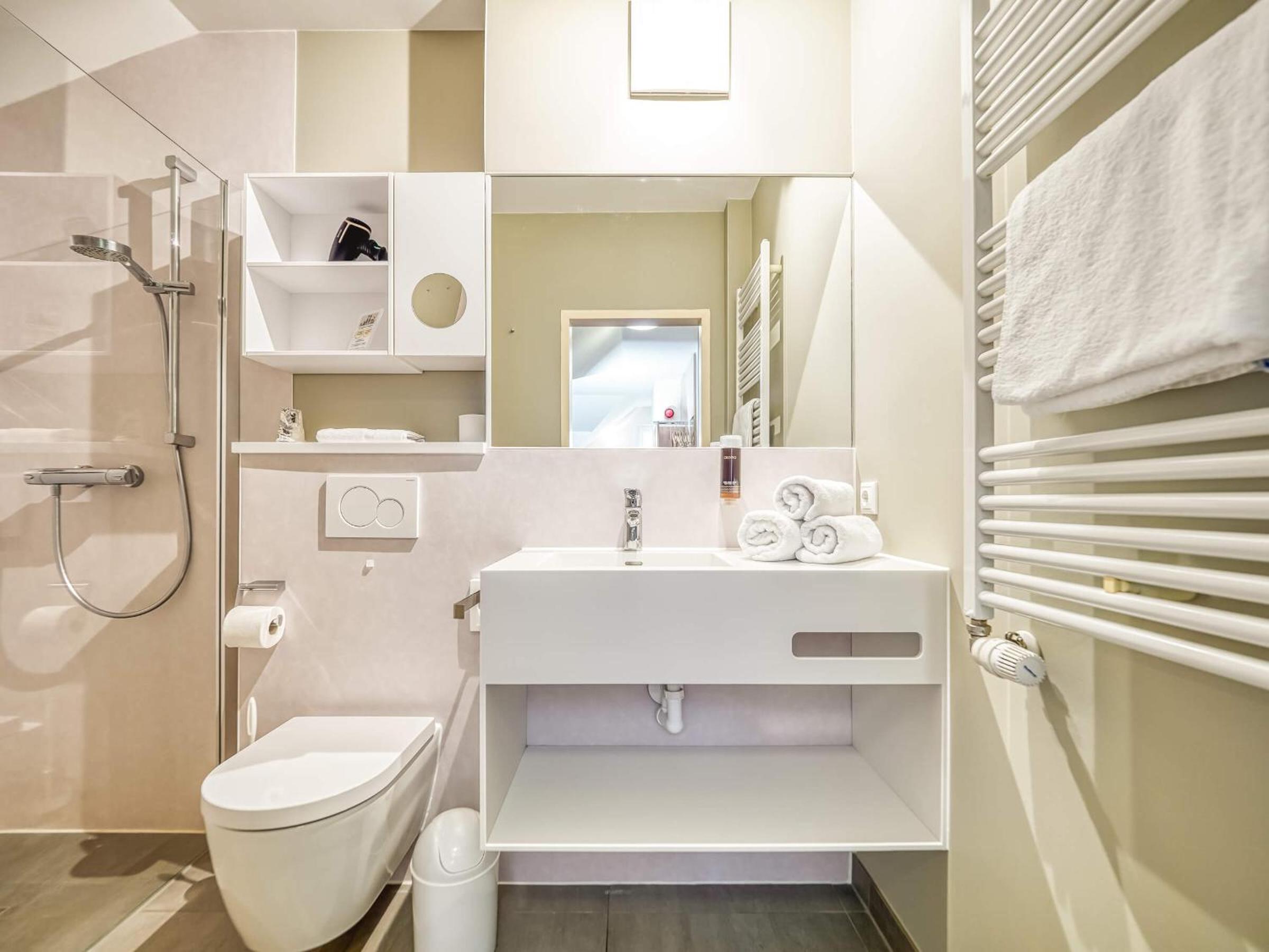 Double Room - Photo 7