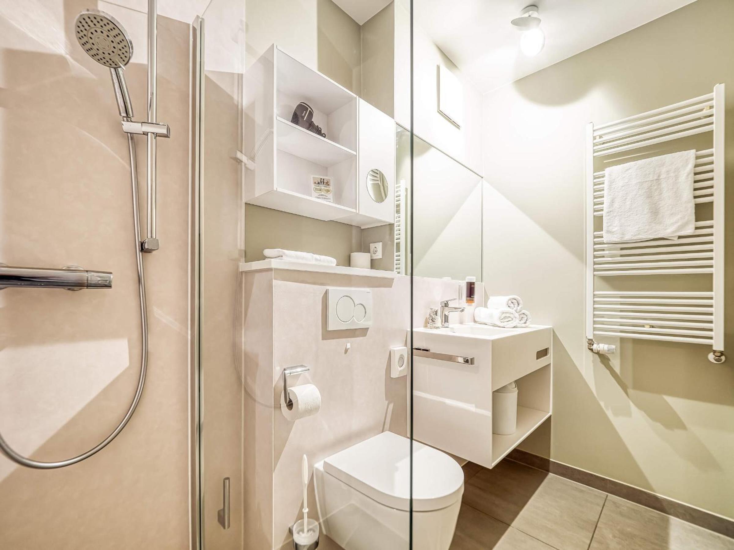 Double Room - Photo 8