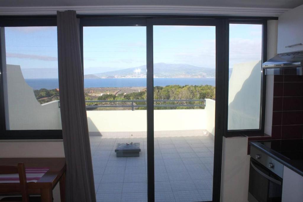 Double Room with Balcony and Sea View photo 3