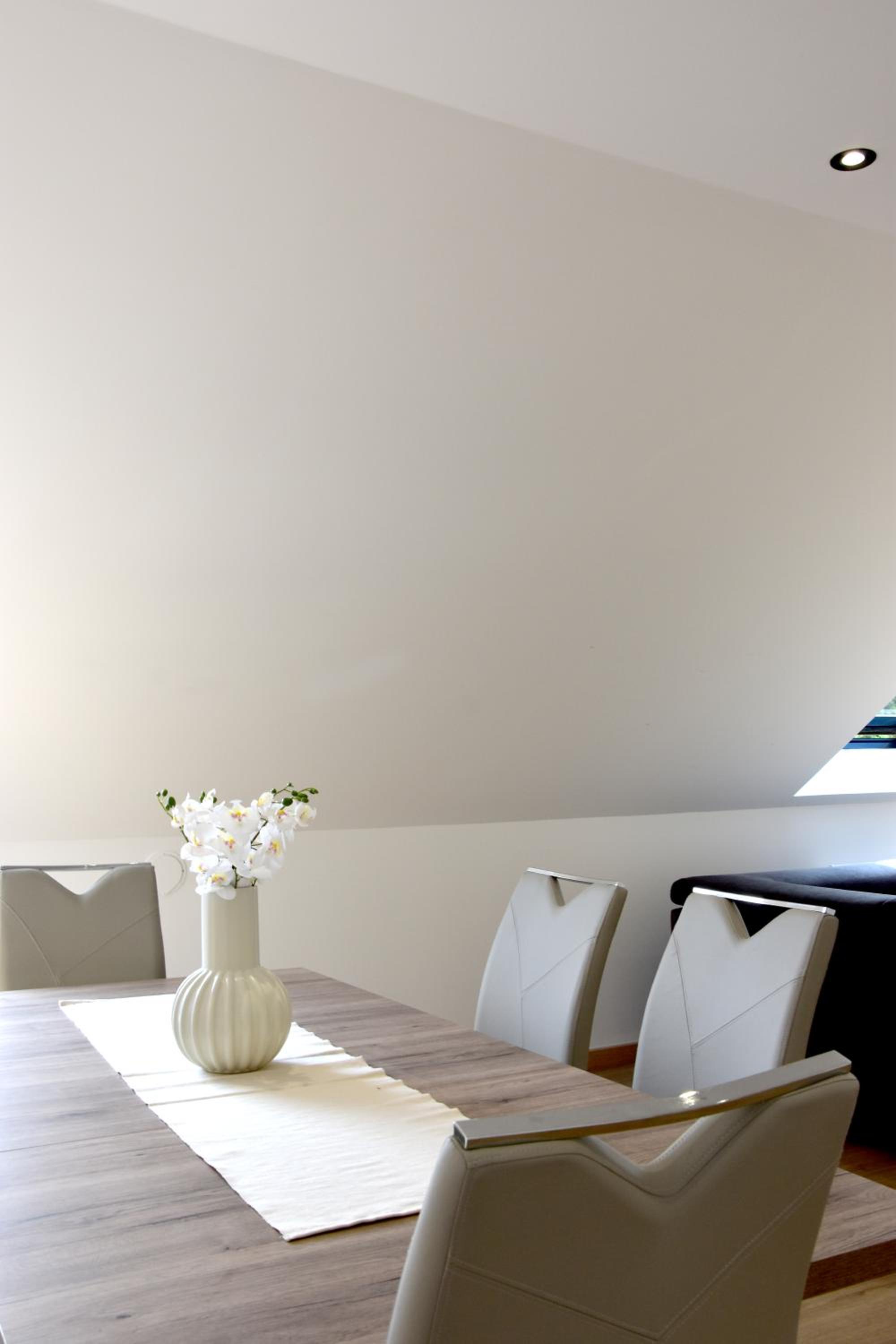 Two-Bedroom Deluxe Apartment - Photo 2