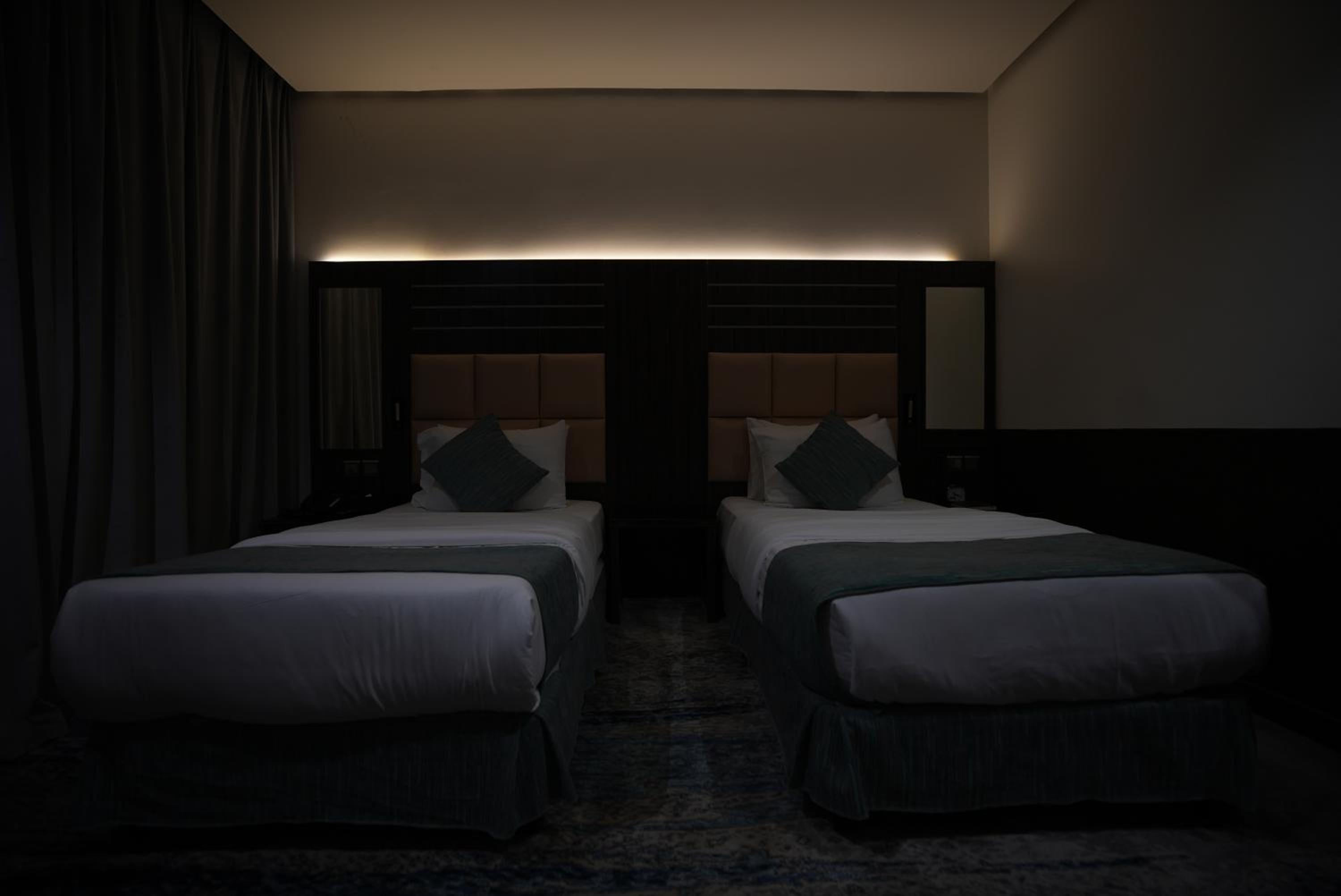 Twin Room - Photo 3