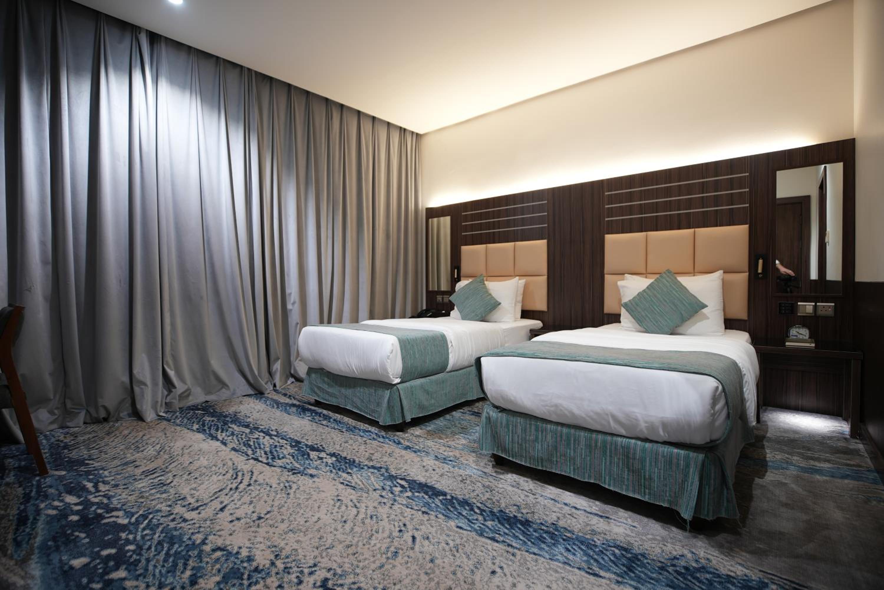 Twin Room - Photo 8