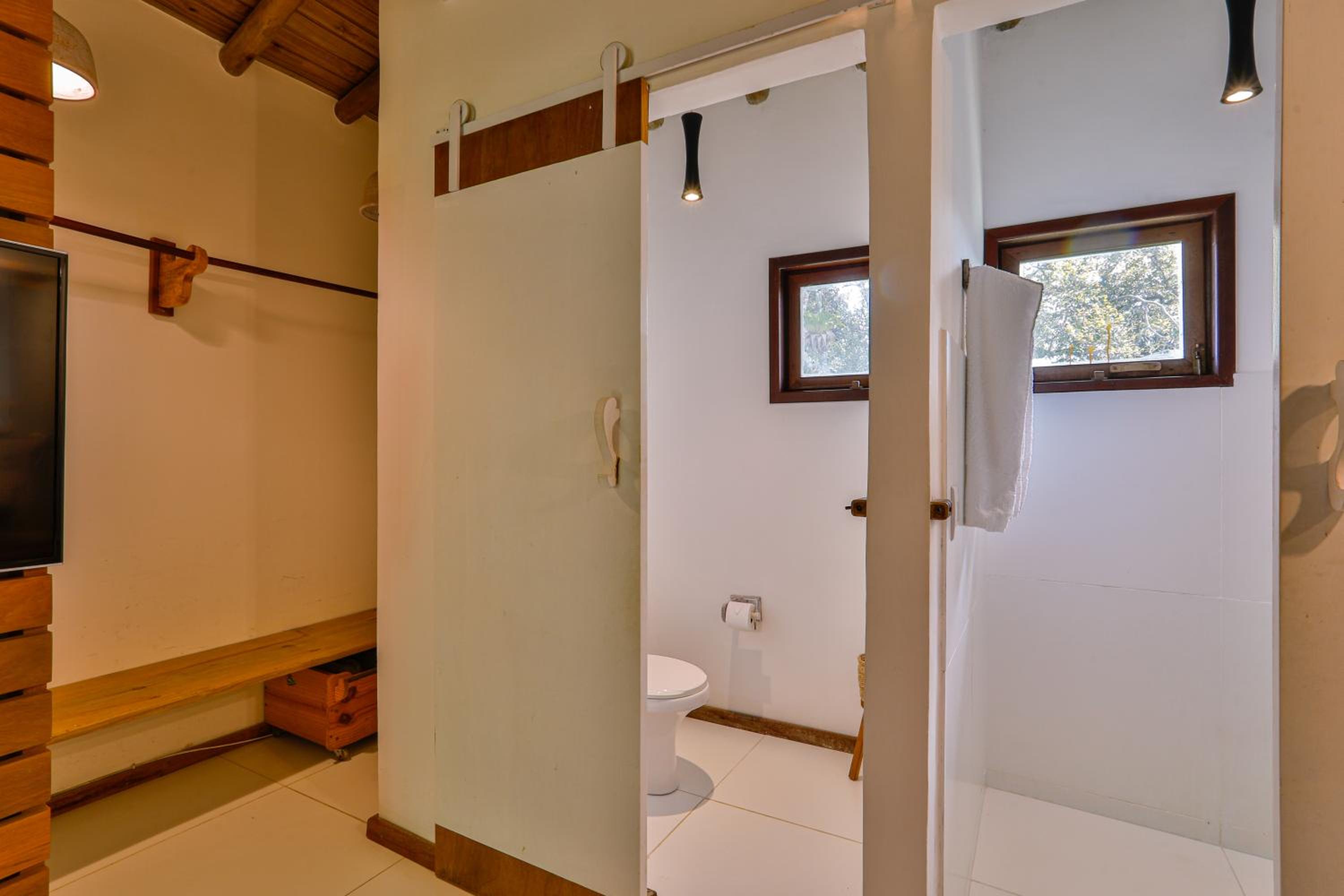 Standard Double or Twin Room - Photo 8