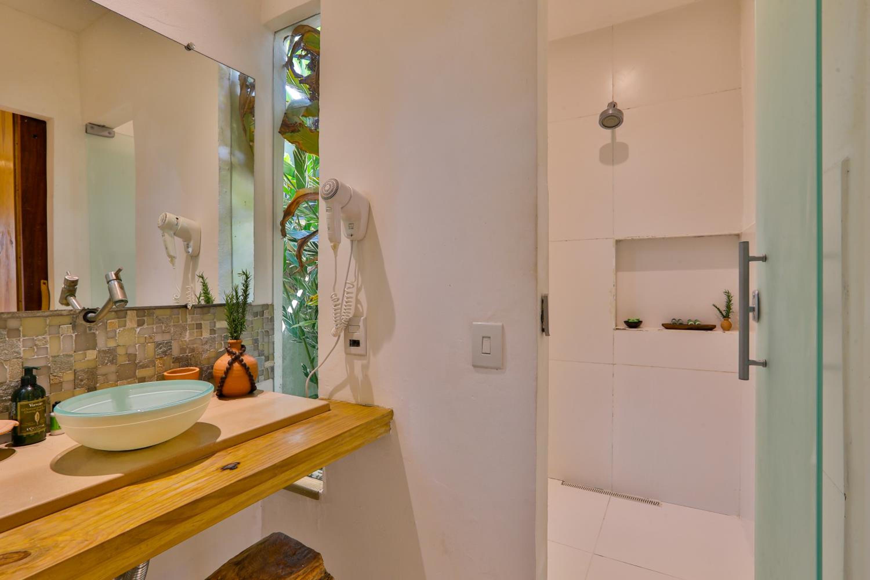 Standard Double or Twin Room - Photo 4