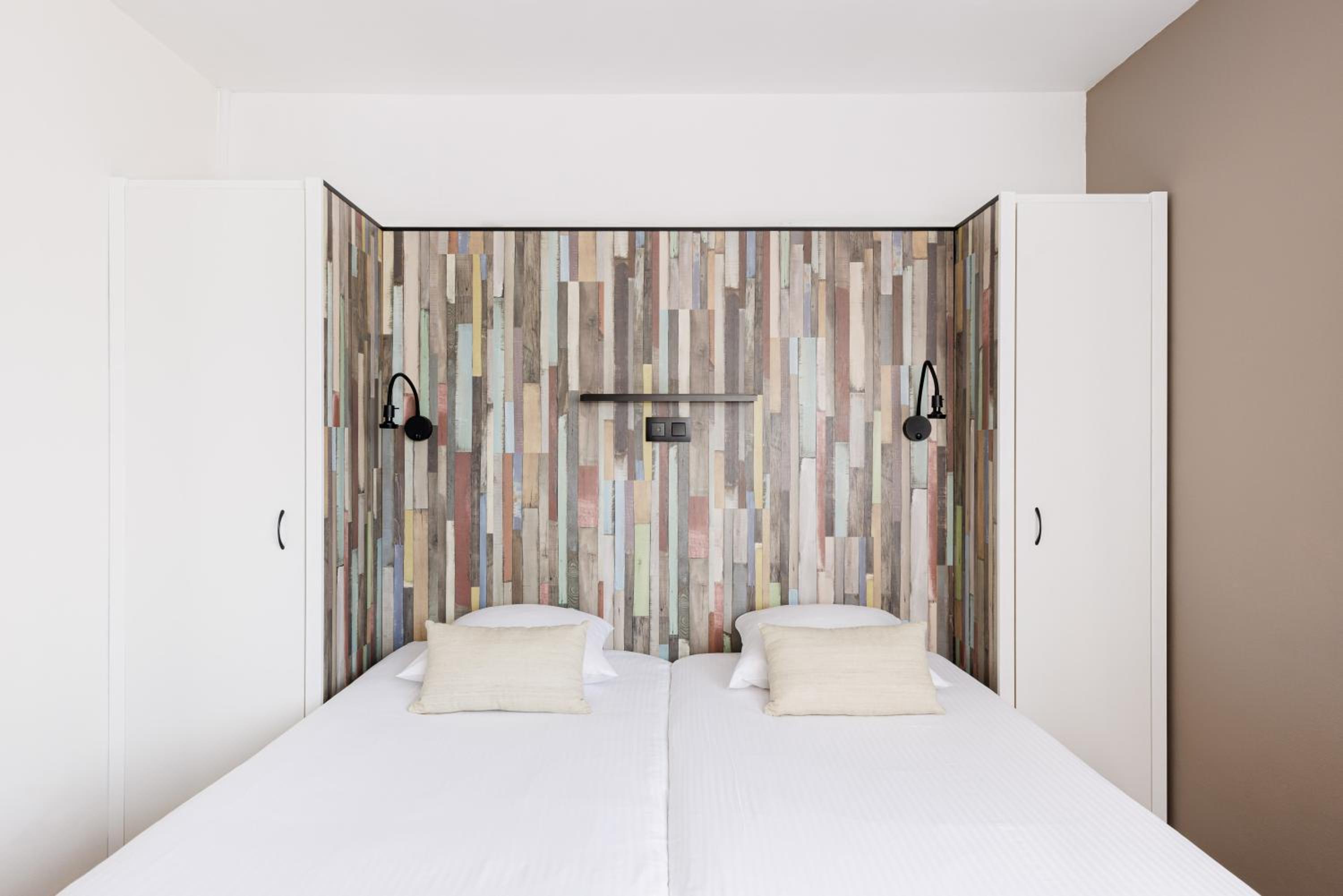 Standard Twin Room - Photo 3