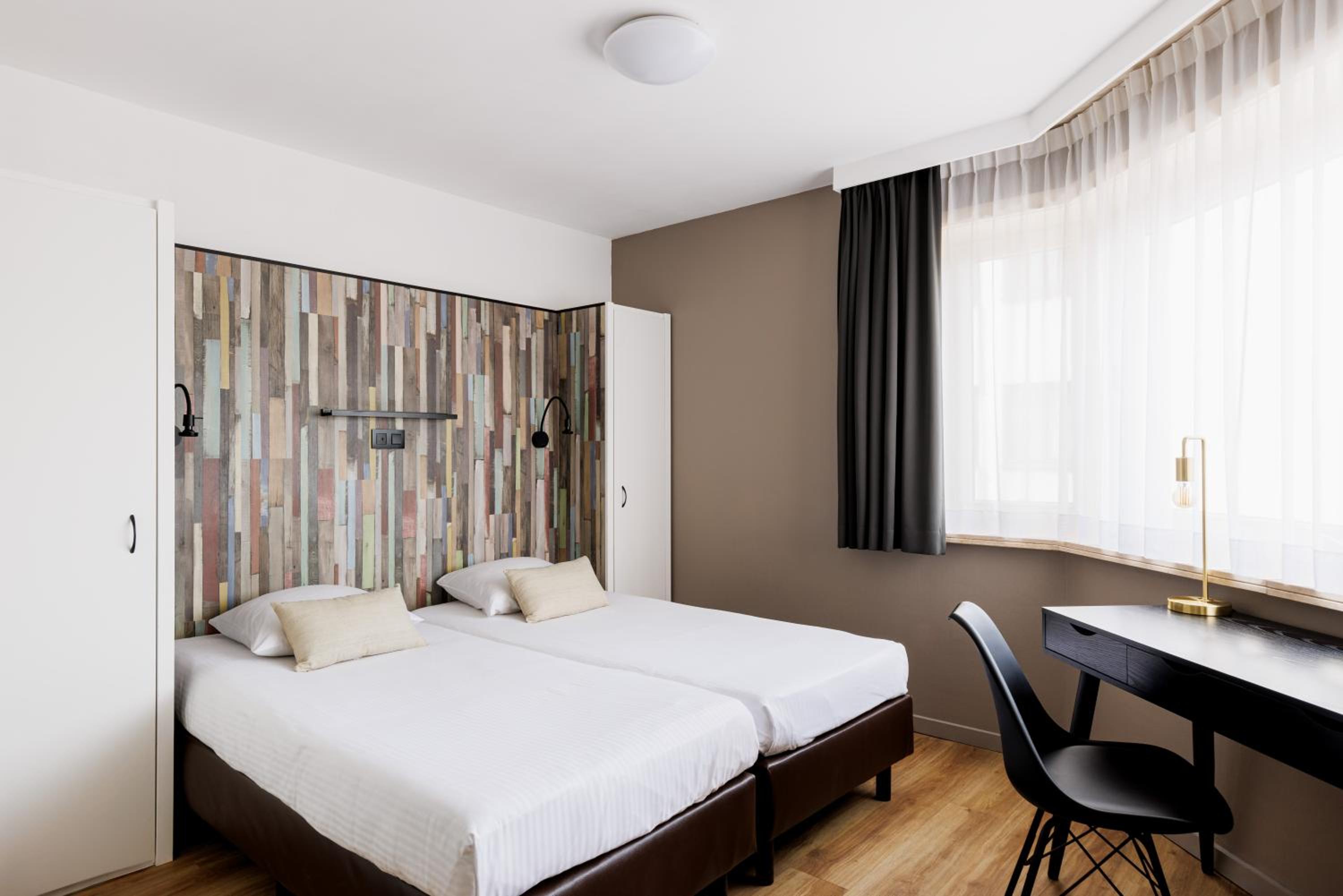 Standard Twin Room - Photo 1