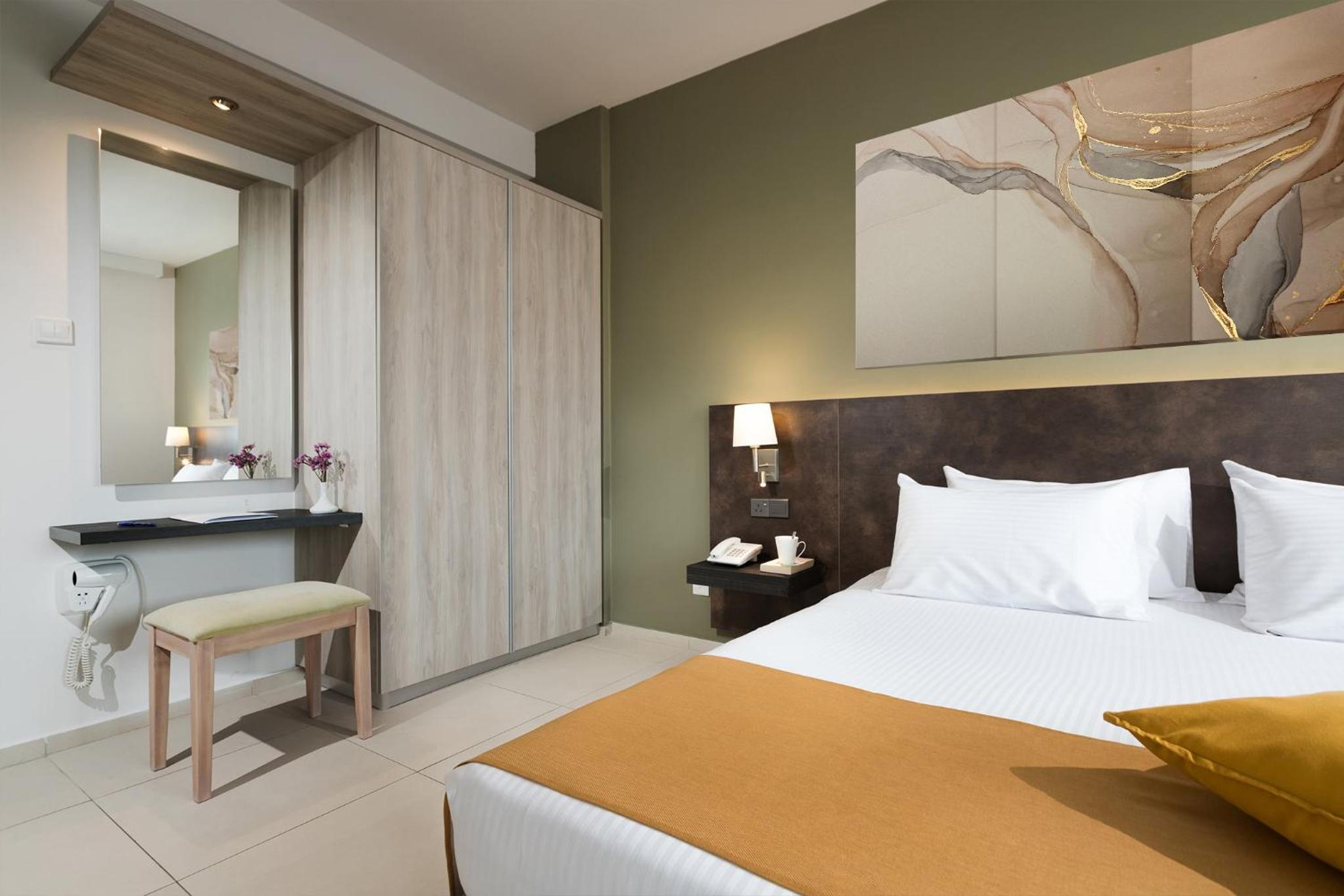 One Bedroom Suite  - Photo 2