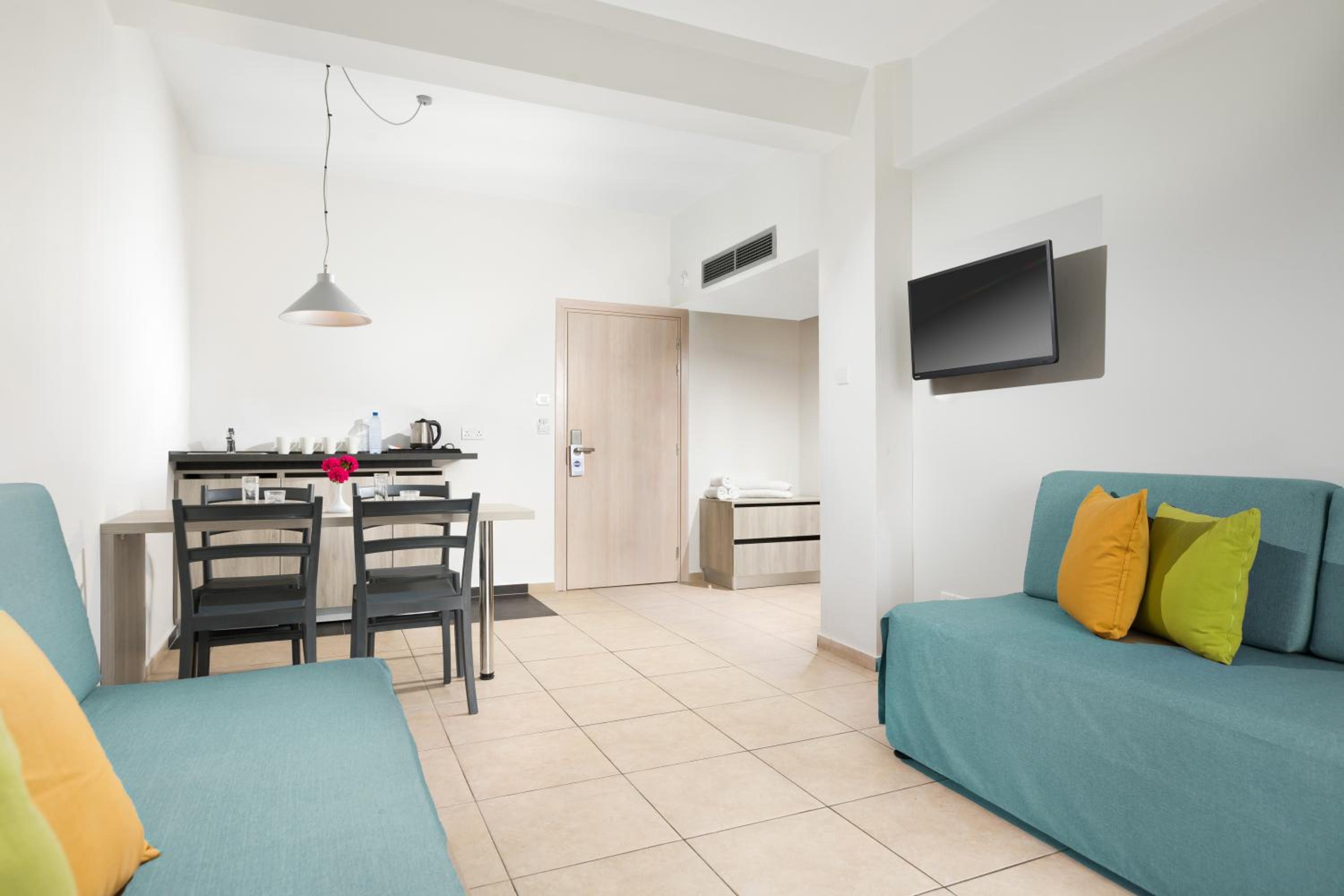 One Bedroom Suite  - Photo 4
