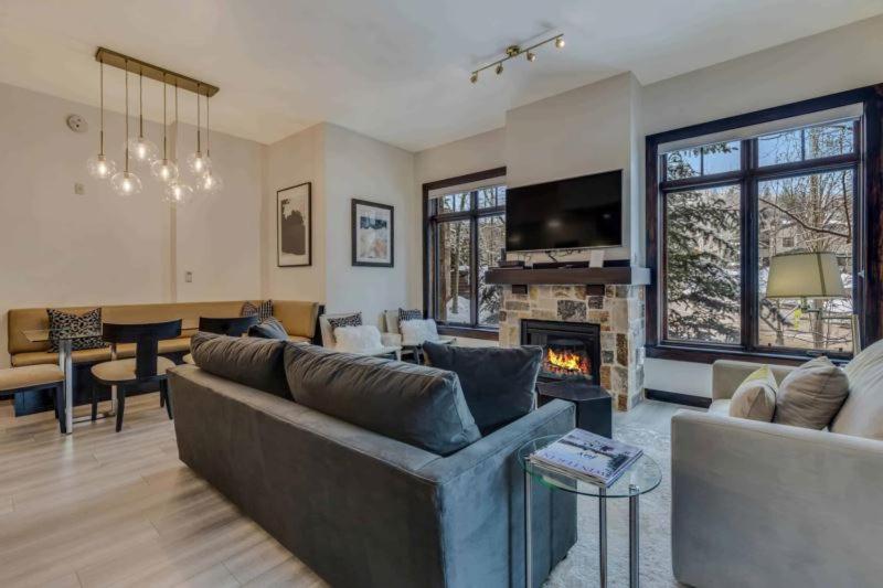 Two-Bedroom Apartment with Mountain View photo 1