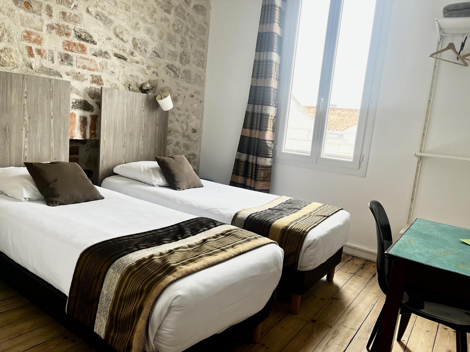 Superior Double or Twin Room photo 3