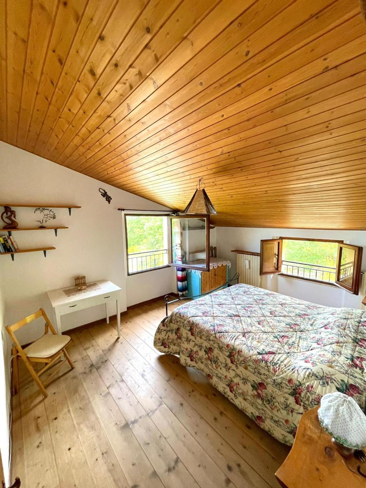 Standard Double Room with Shared Bathroom