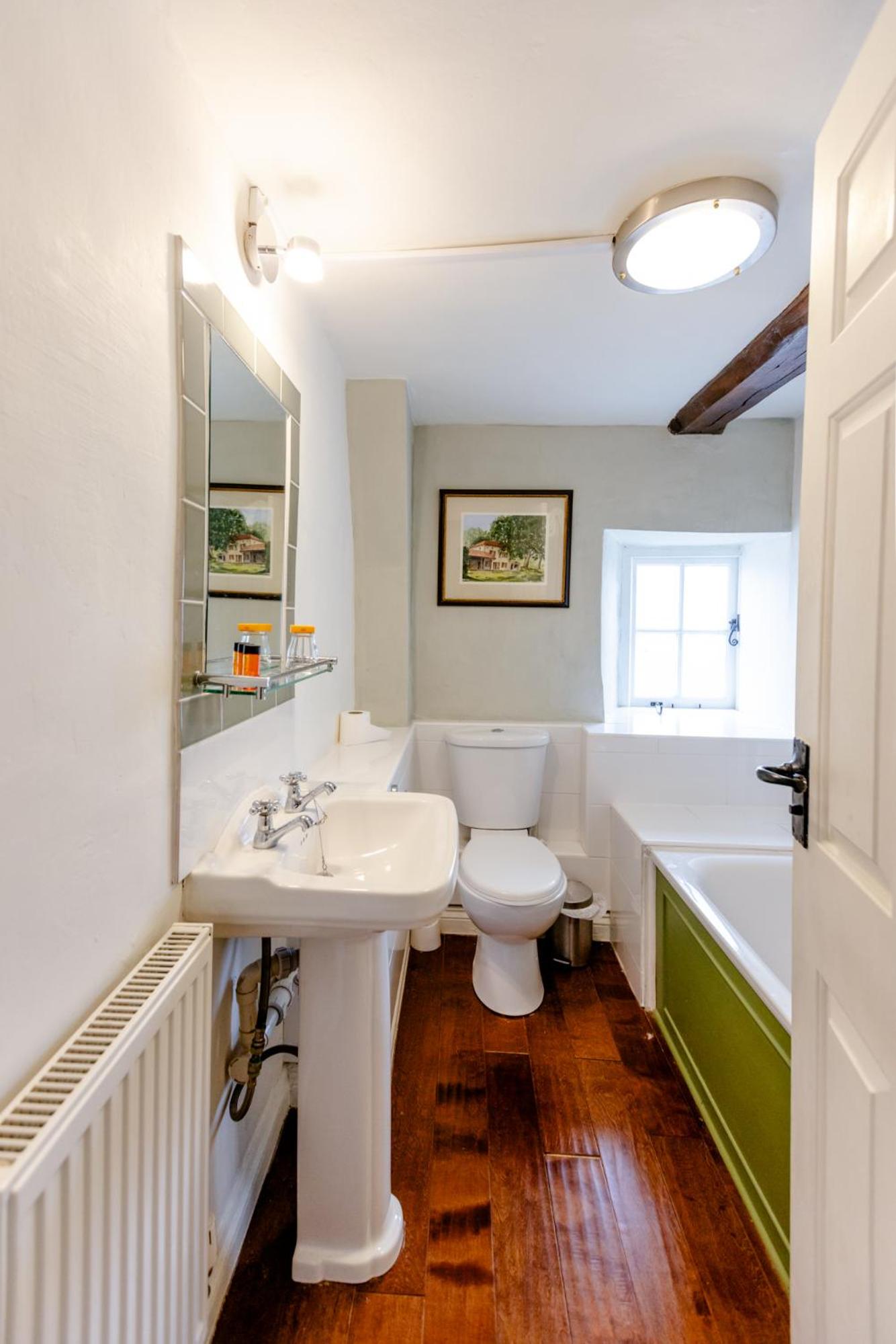 Superior King Room - Photo 4