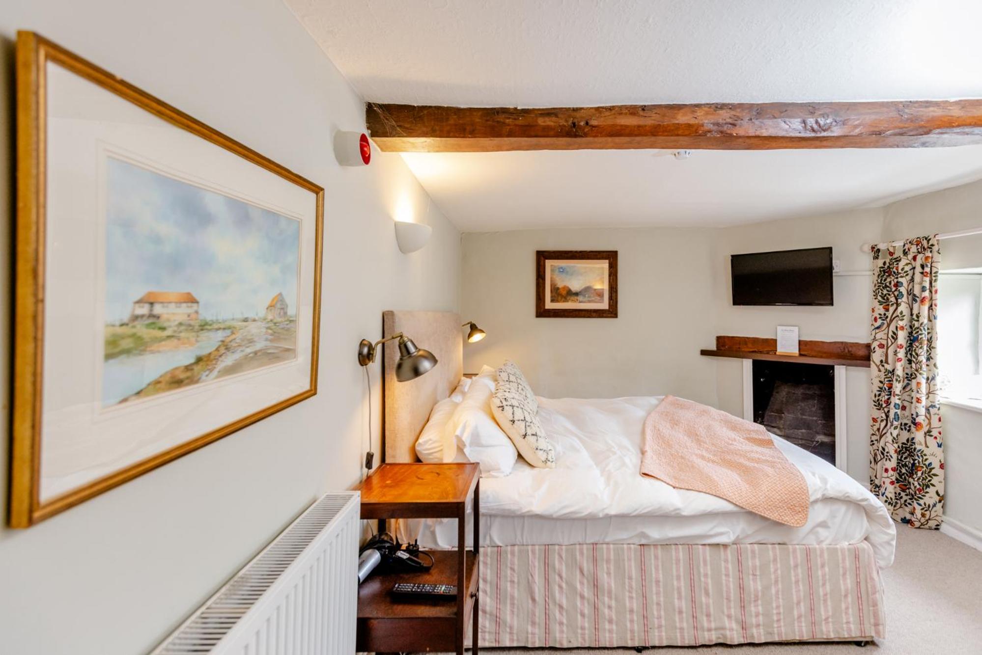 Superior King Room - Photo 3