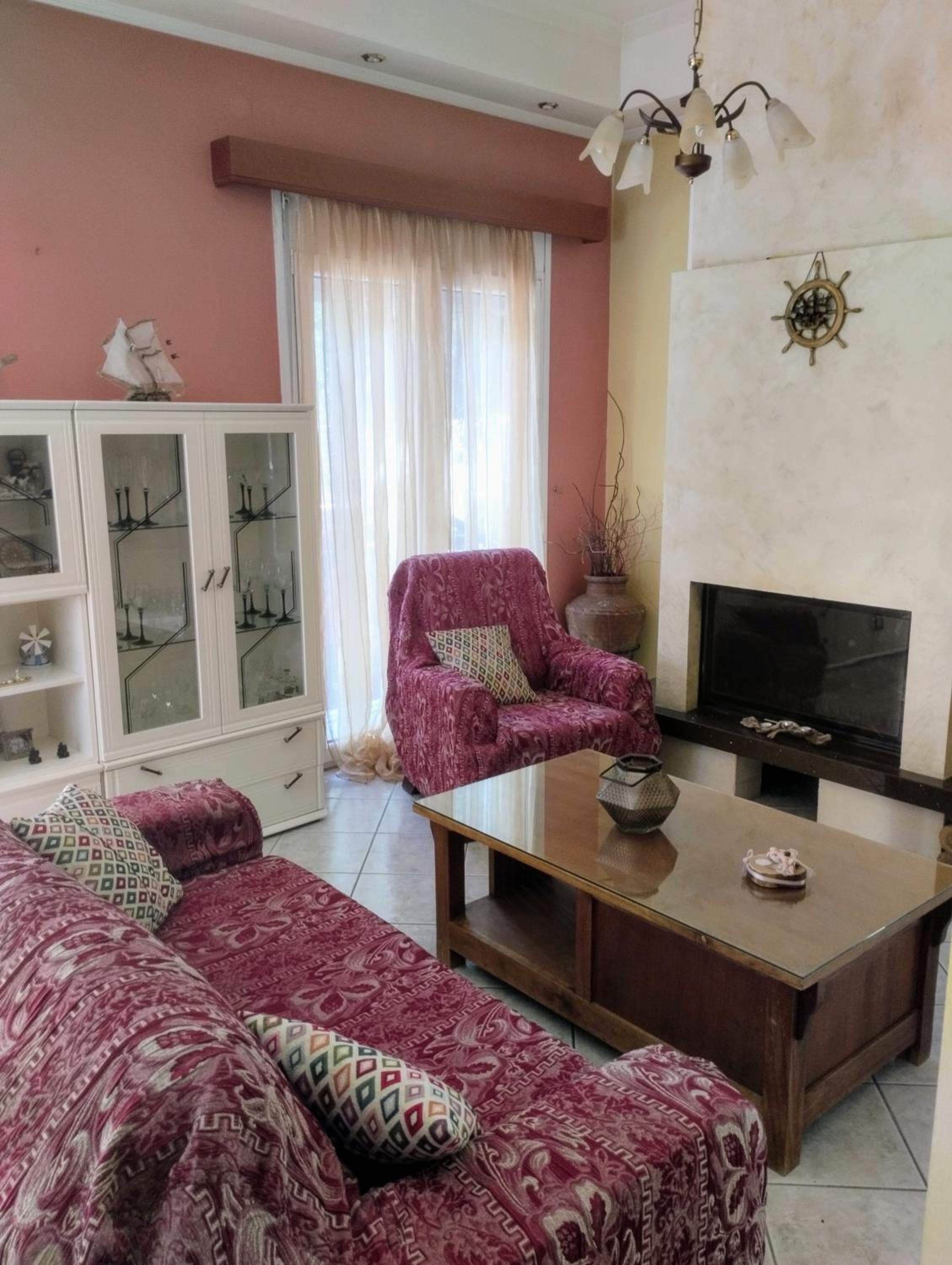 Three-Bedroom House photo 3