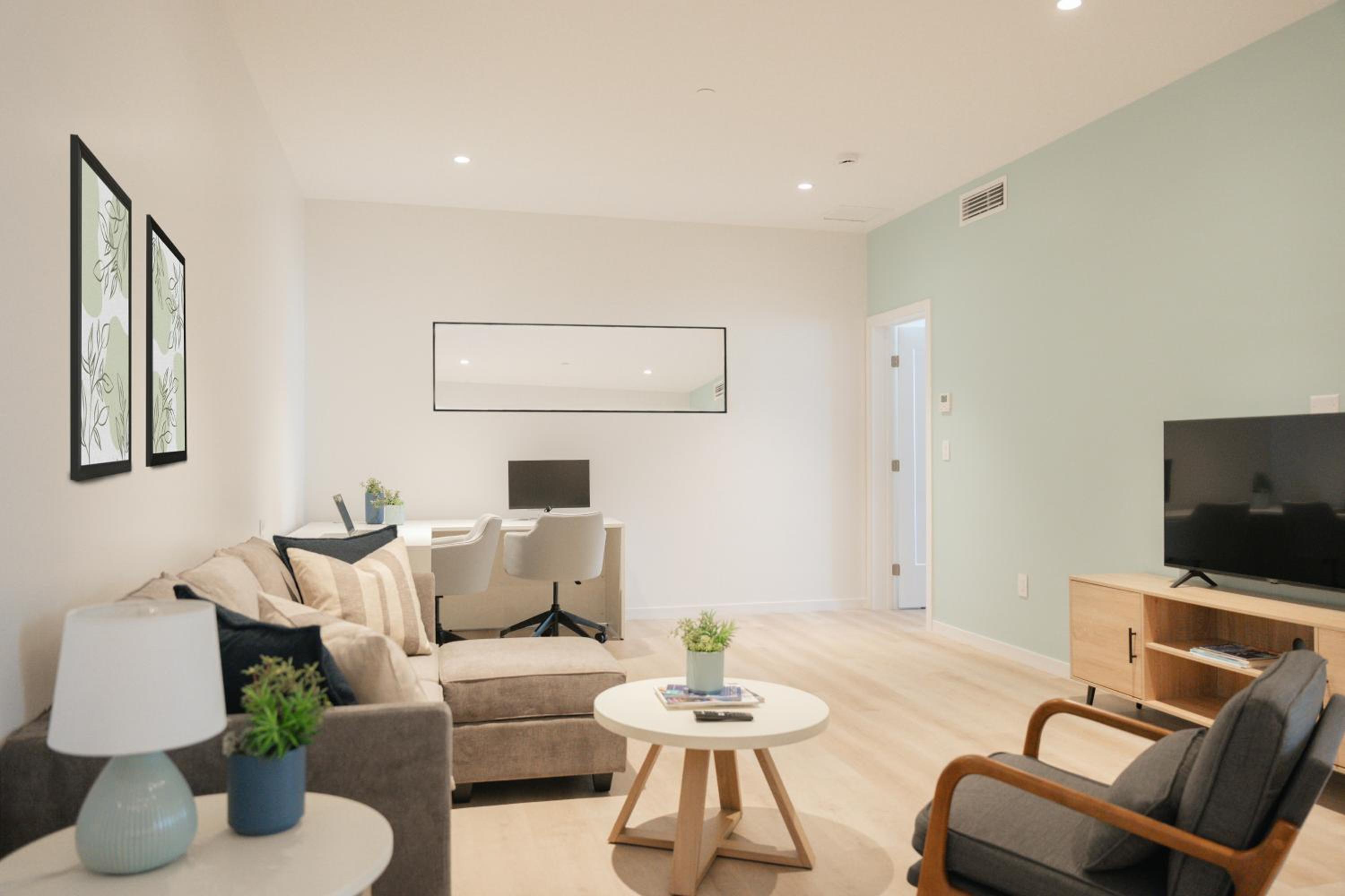 Three-Bedroom Apartment photo 1