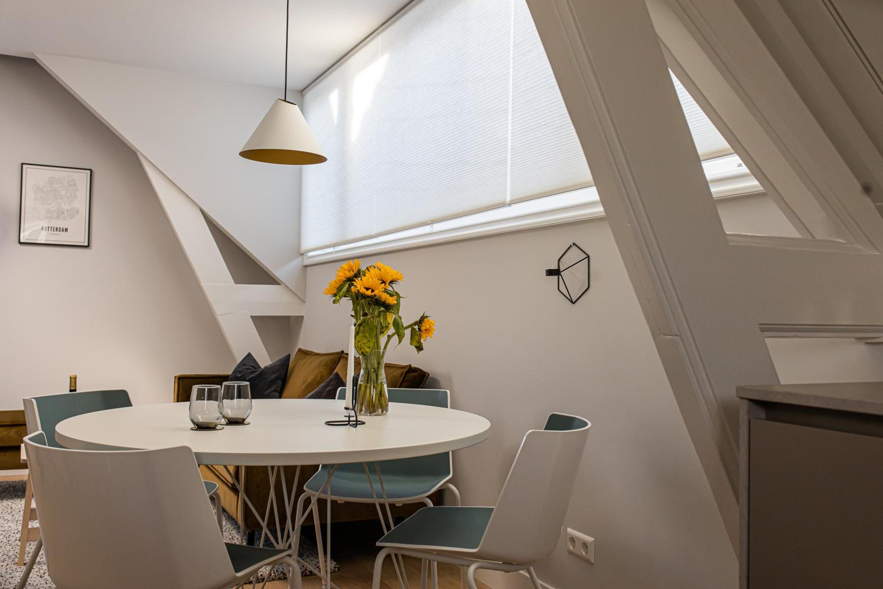 One-Bedroom Loft Apartment with Balcony photo 3