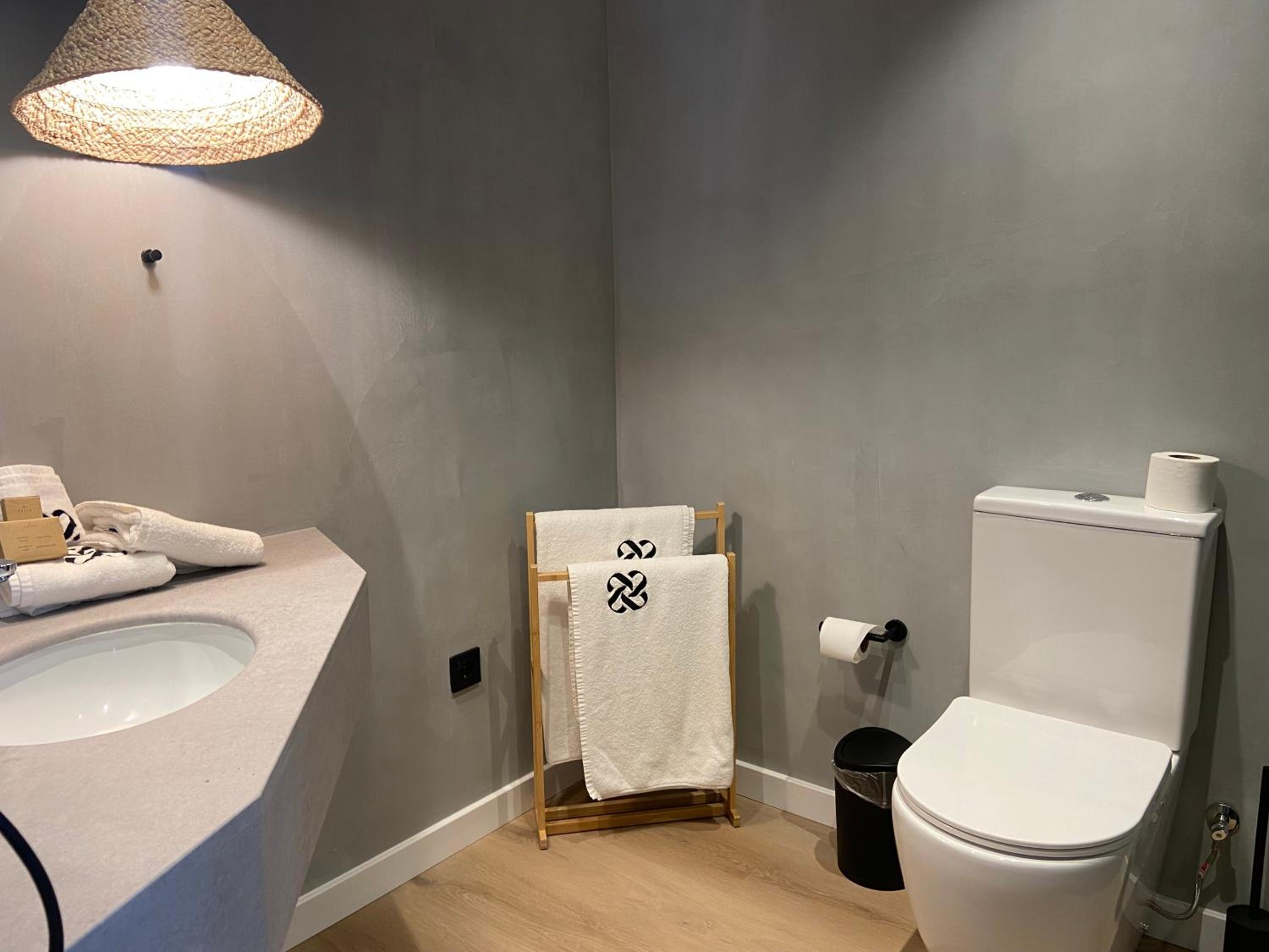 Budget Double Room photo 3