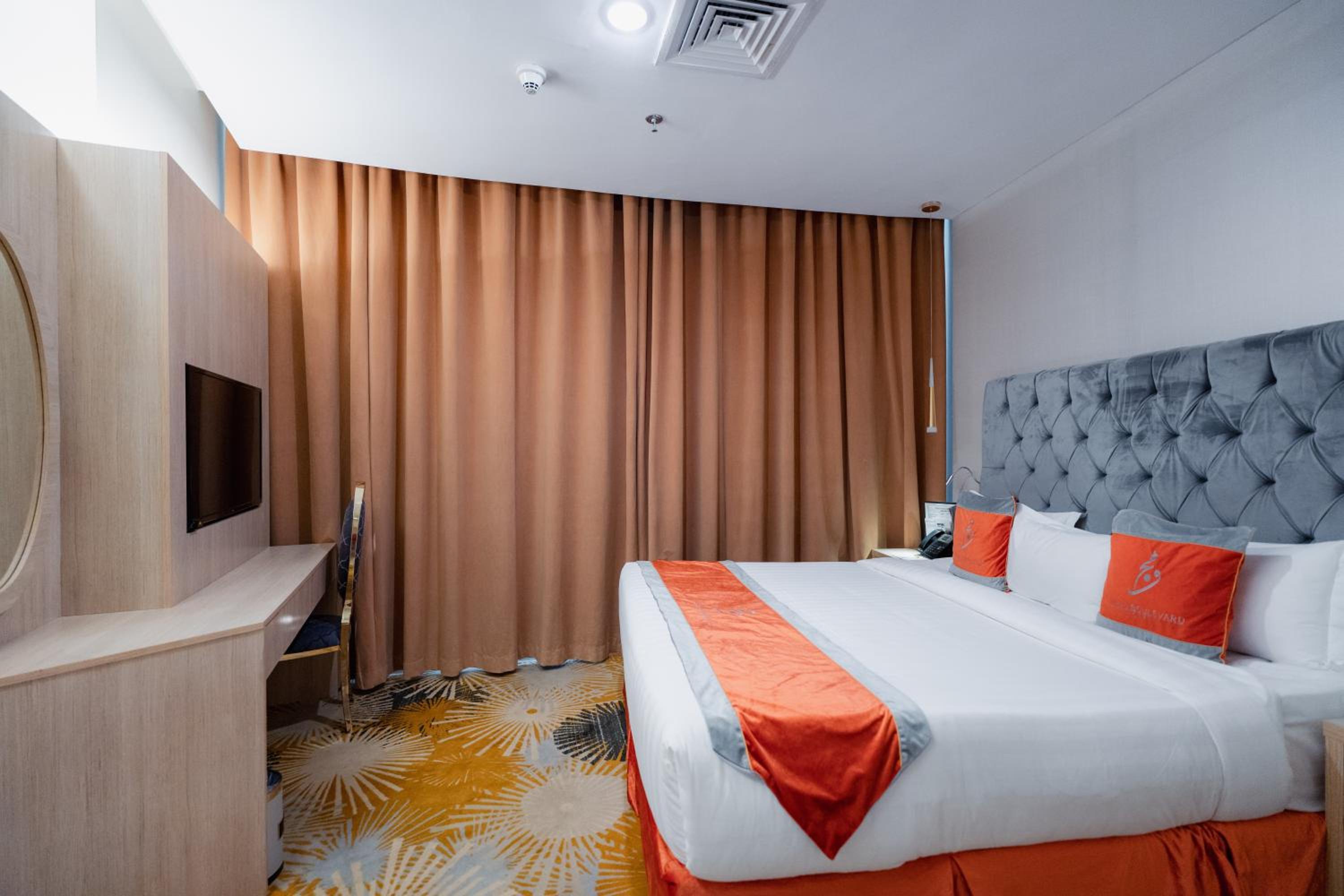Standard King Room - Photo 2