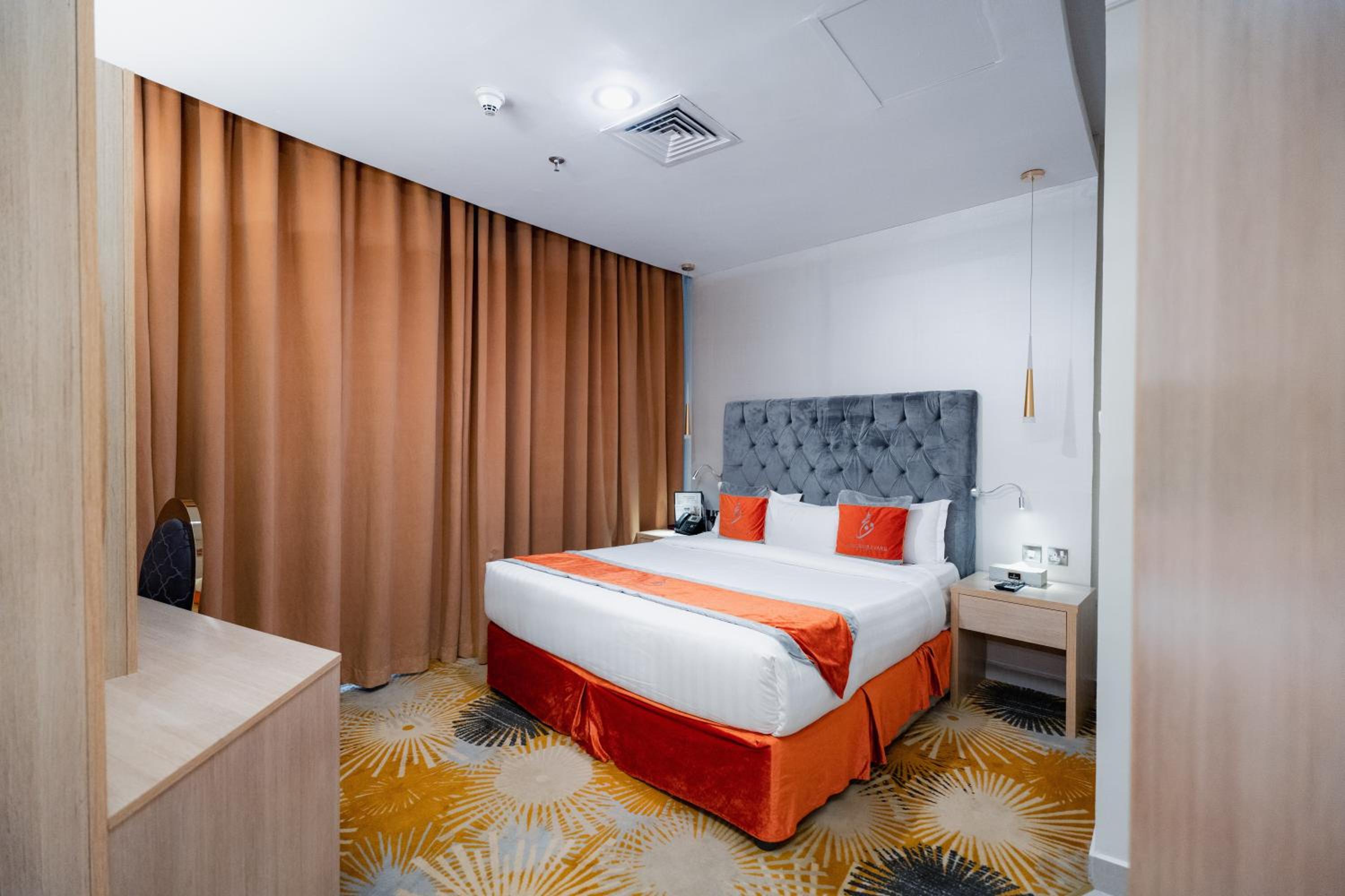 Standard King Room - Photo 1