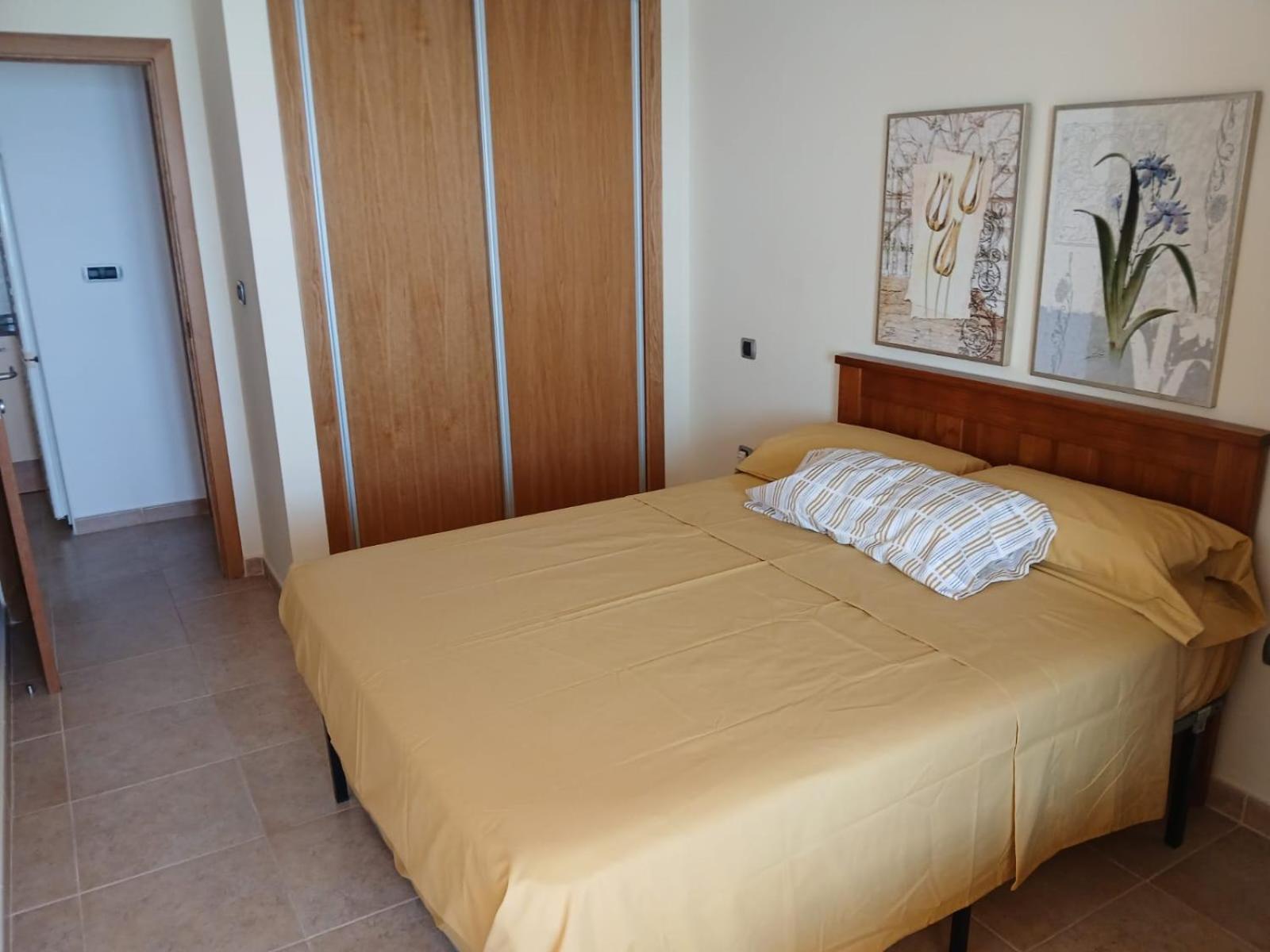One-Bedroom Apartment with Sea View and Balcony photo 2