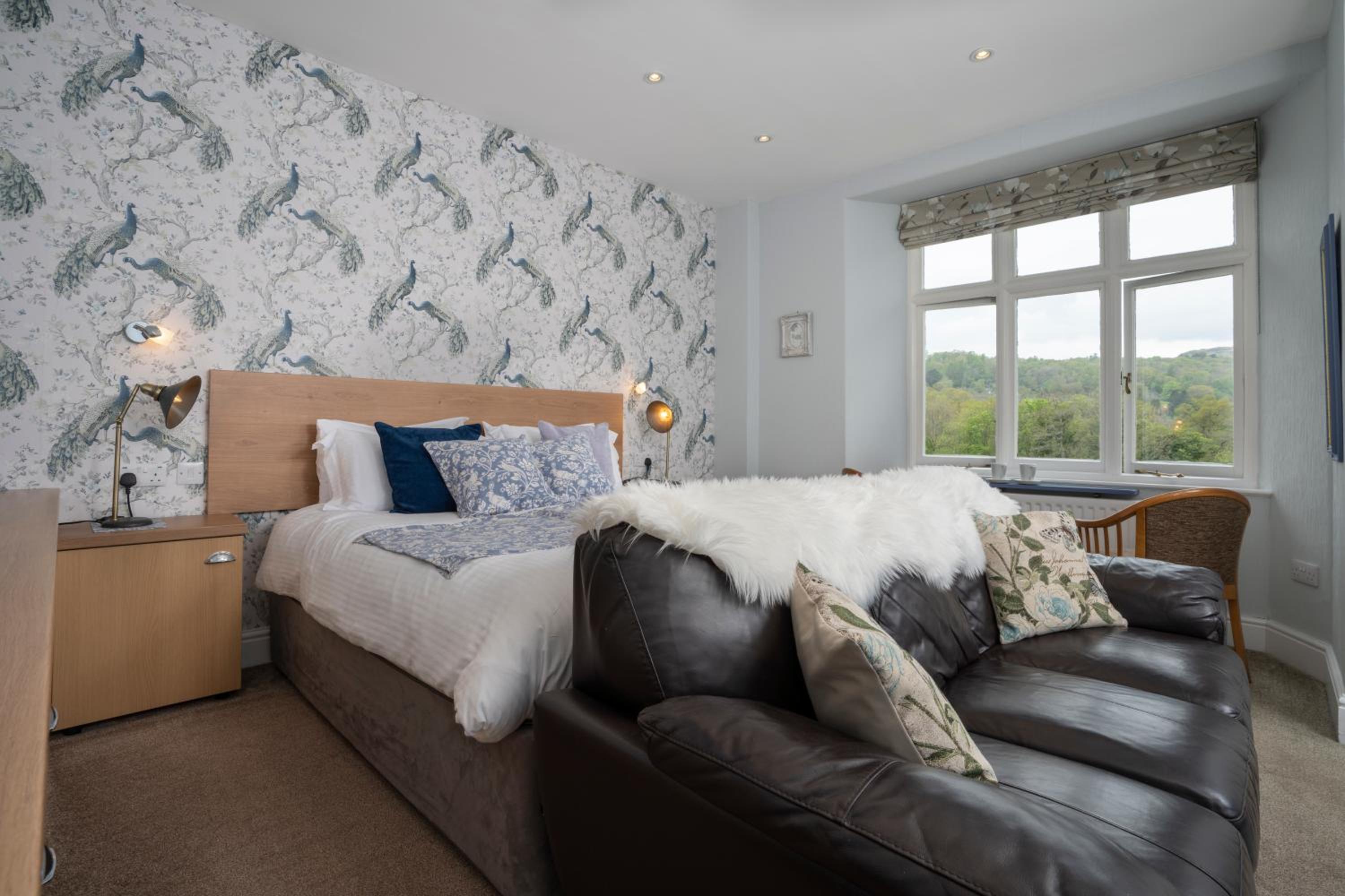 Suite with Mountain View