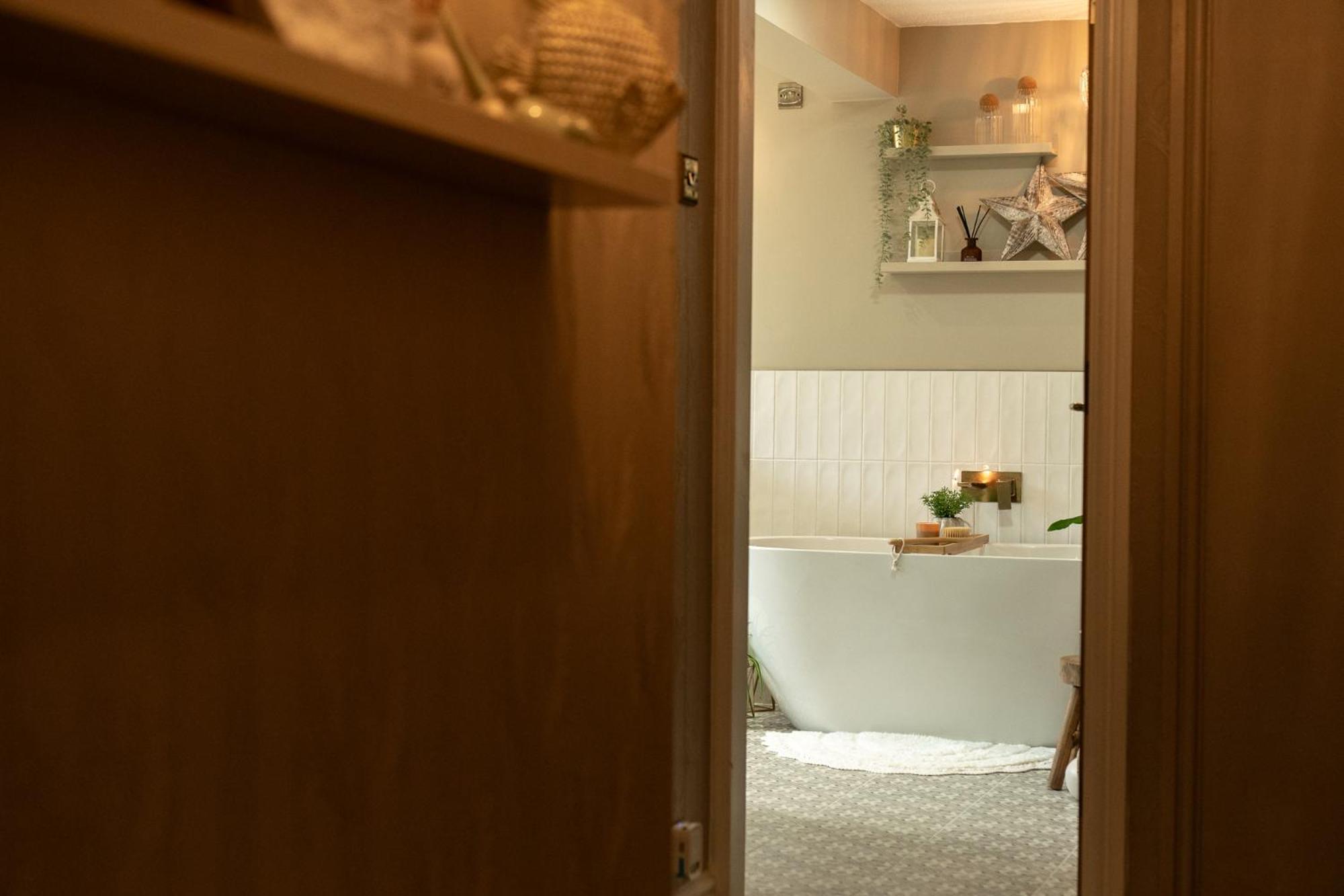 Twin Room with Shared Bathroom photo 3