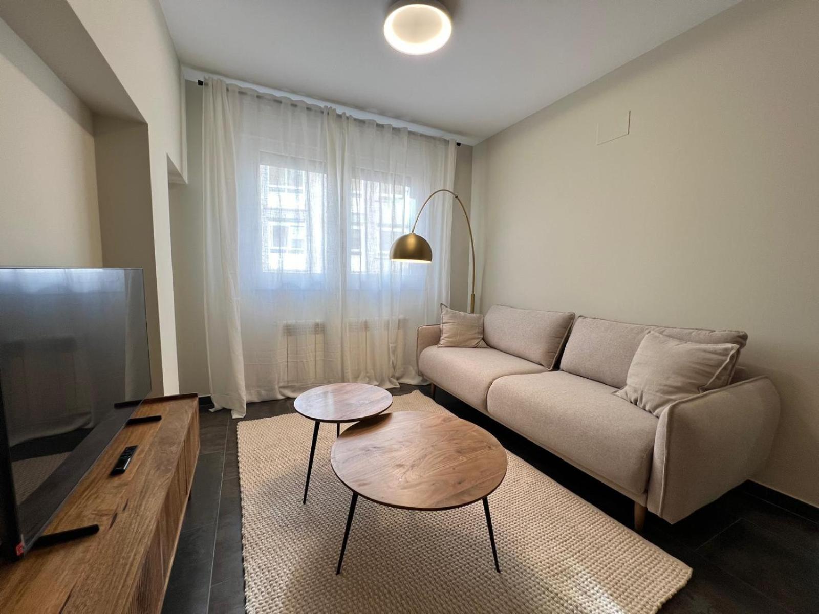 Apartamento con Balcón