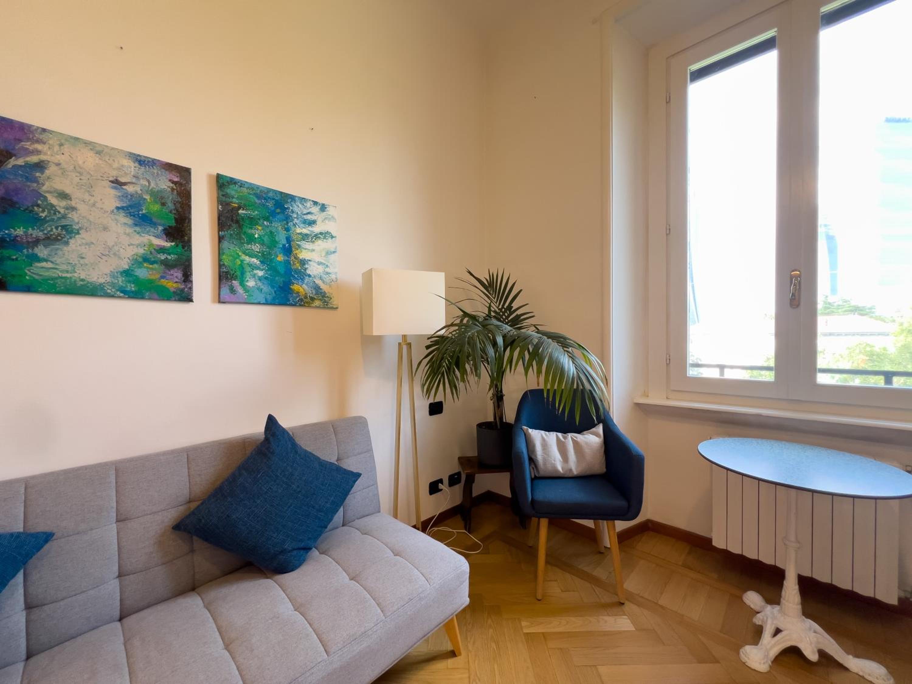 One-Bedroom Apartment