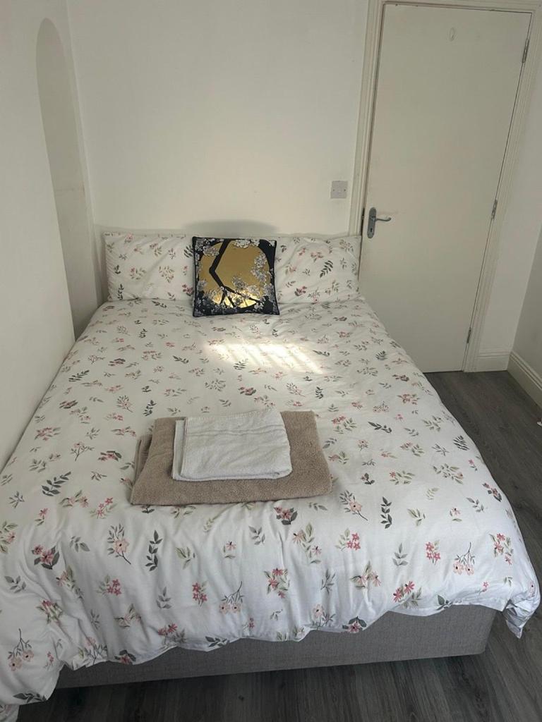 One-Bedroom Apartment photo 3