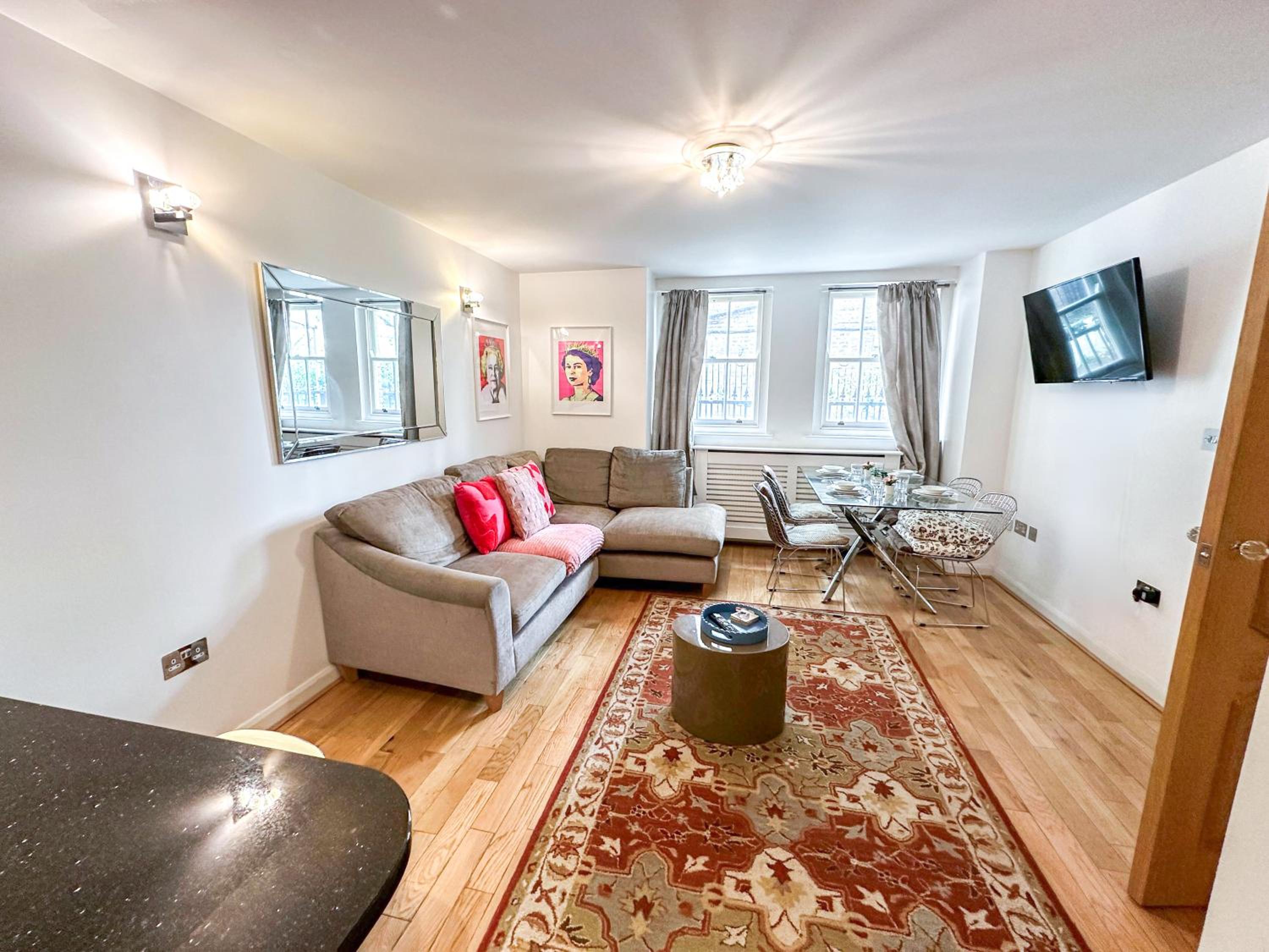 Three-Bedroom Deluxe Apartment photo 1