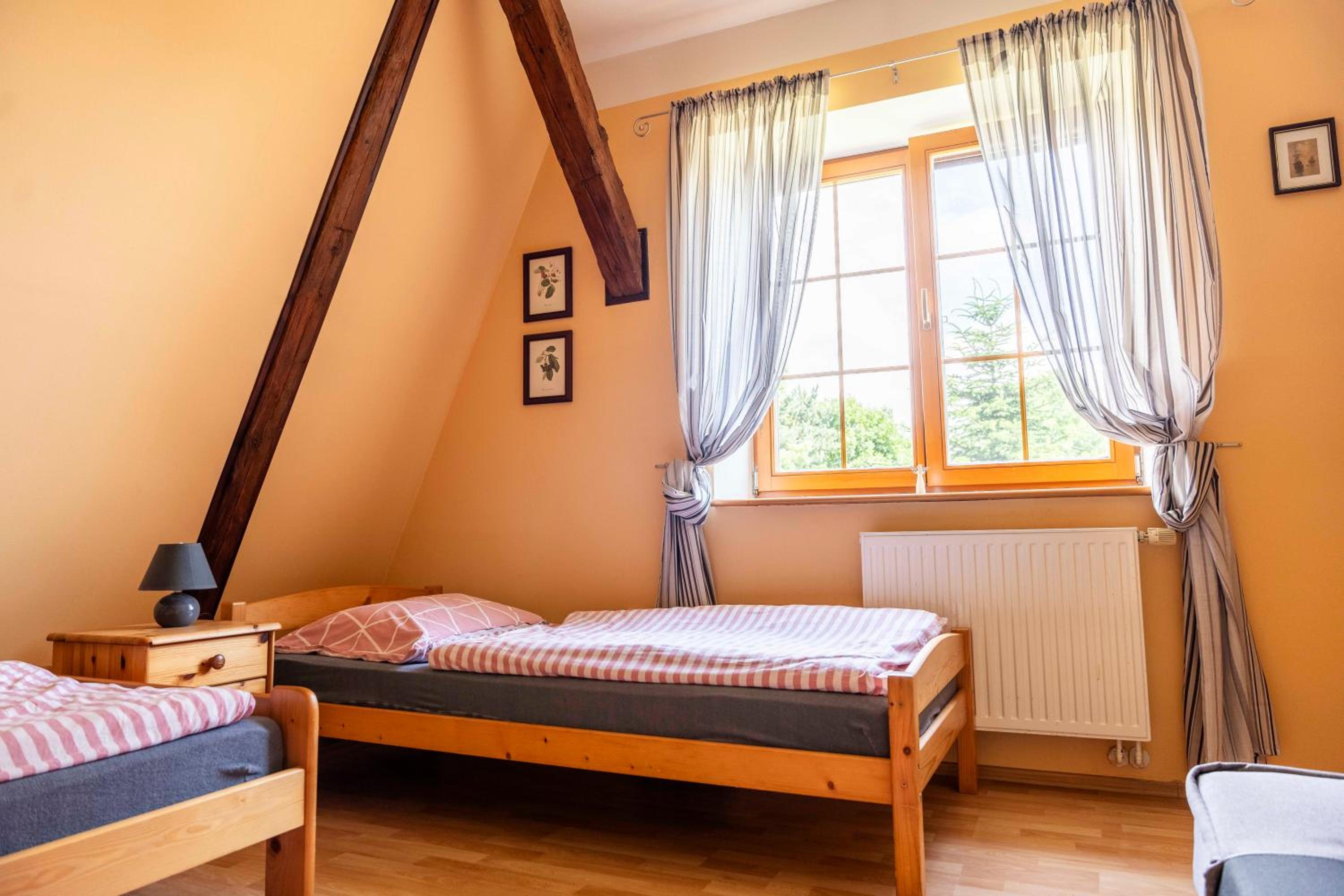 Six-Bedroom House photo 1