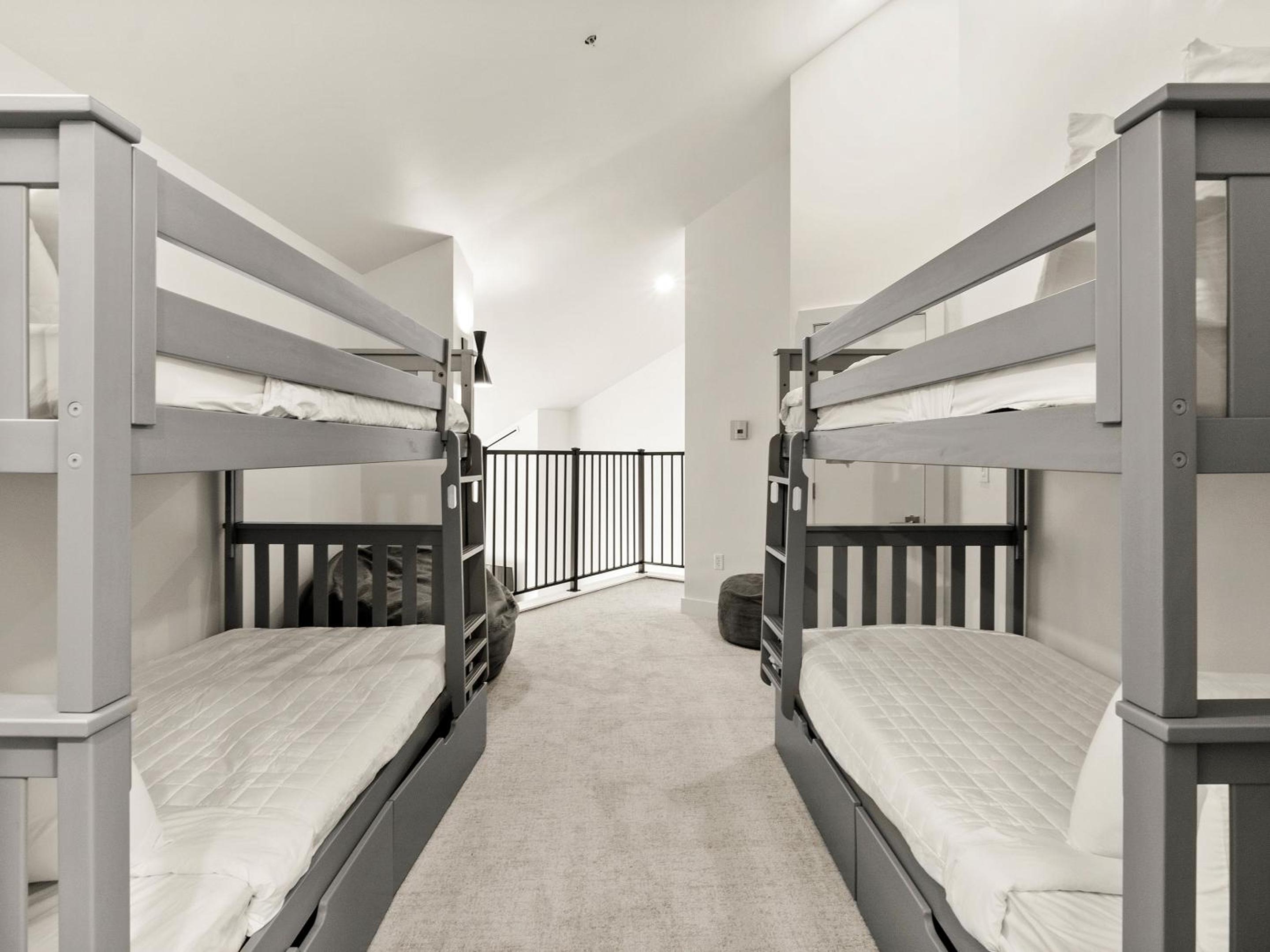 Two-Bedroom Loft Apartment - Photo 3