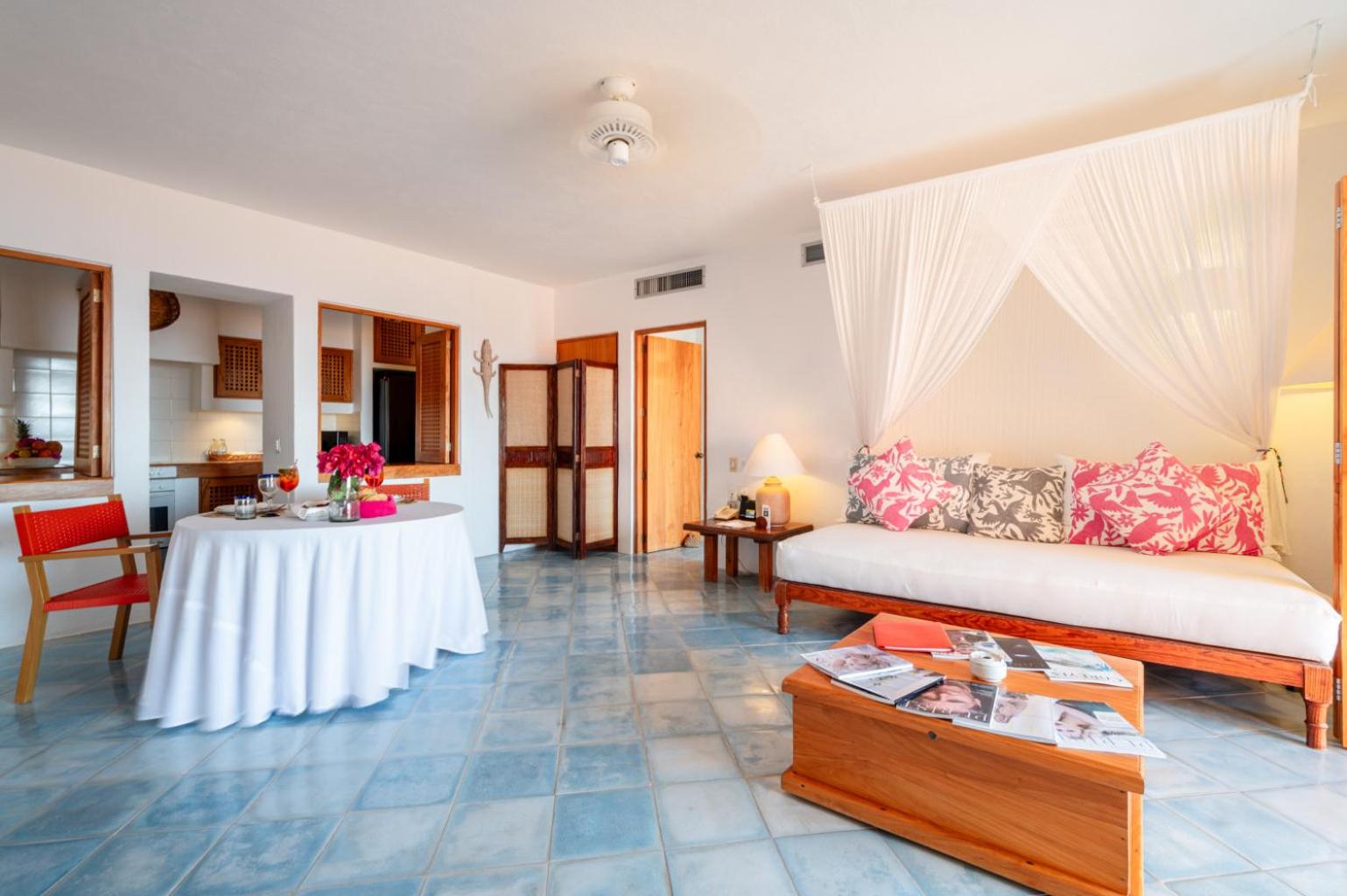 Double Room with Balcony and Sea View photo 3